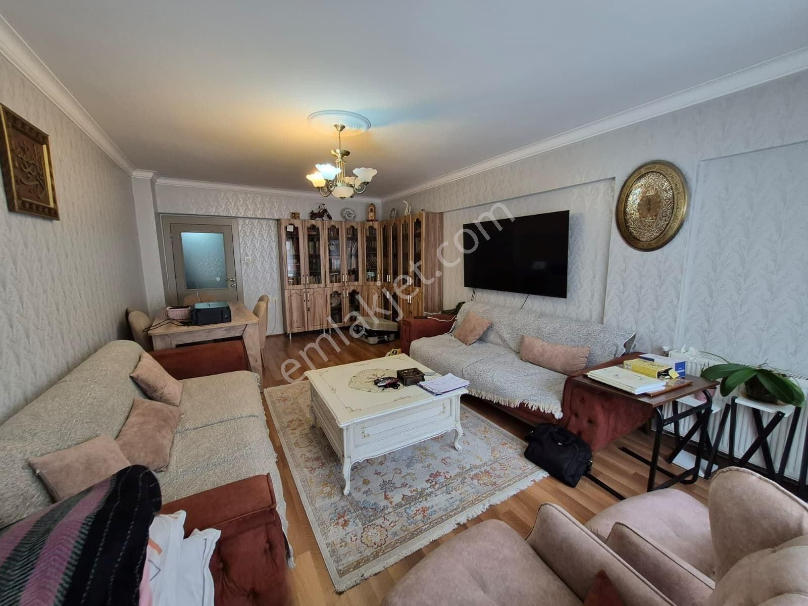 Kuşcağız Mah. Cadde Üzeri 4+1 + Kapalı Teras Dübleks