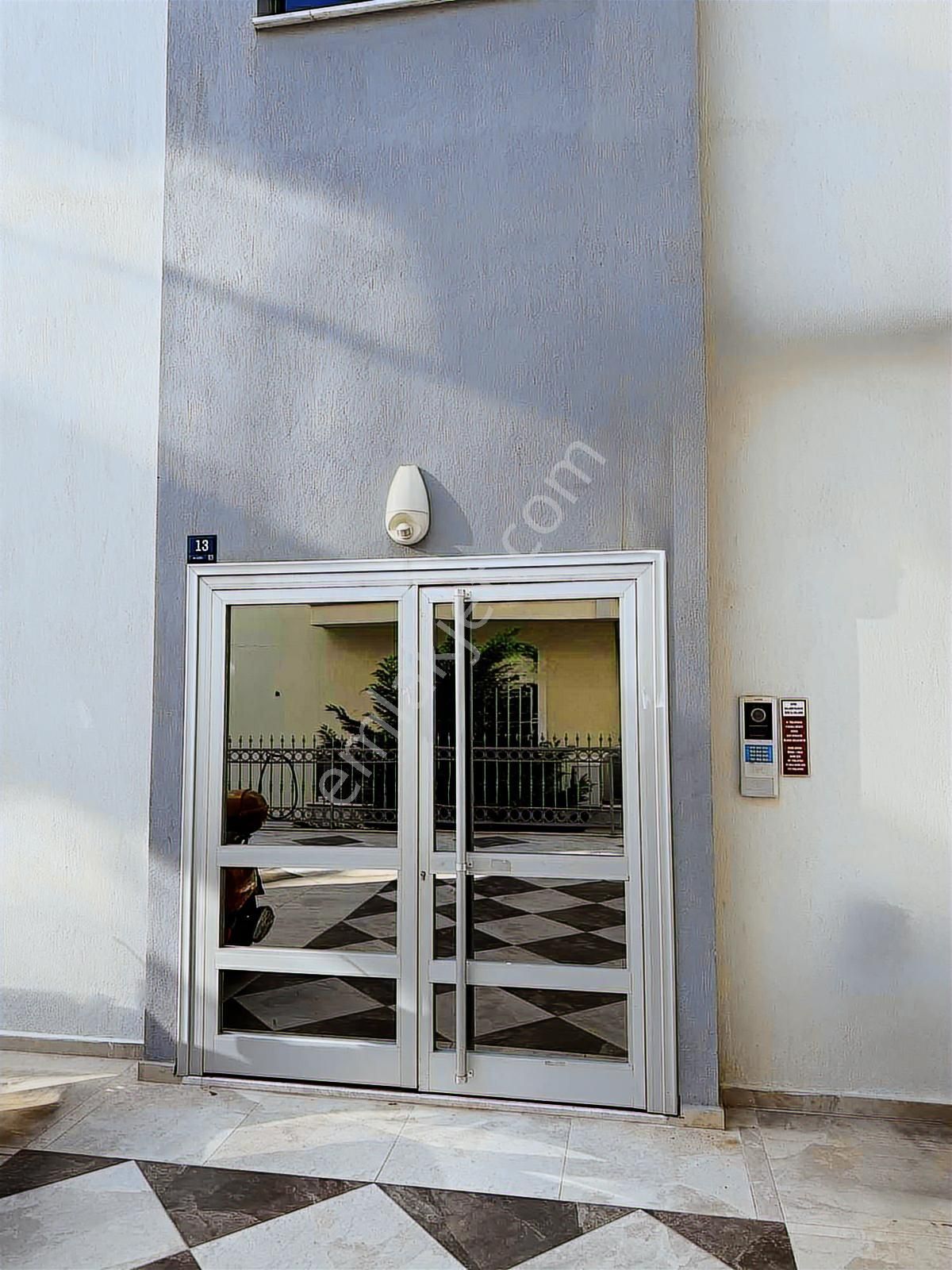 Kuşadası Otogar Arkası Kırazlı Yolu 2+1 Arakat Kiralık Boş Daire - Görsel 19