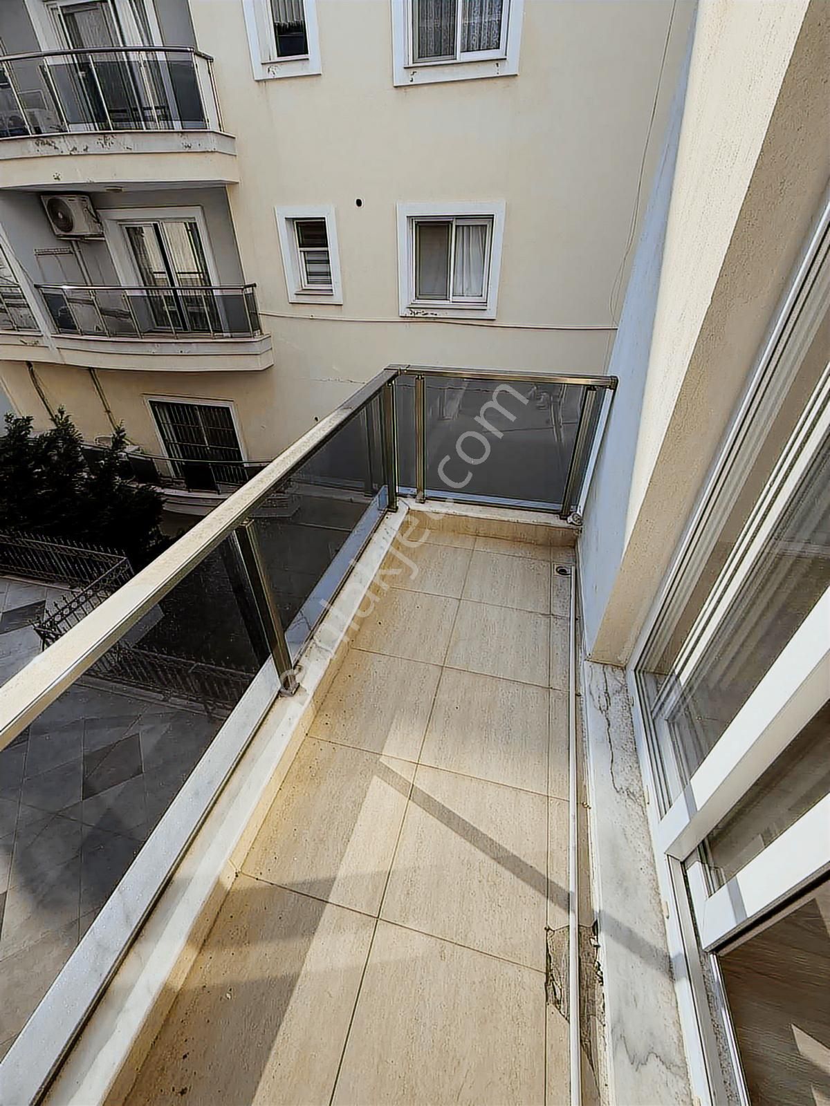 Kuşadası Otogar Arkası Kırazlı Yolu 2+1 Arakat Kiralık Boş Daire - Görsel 15