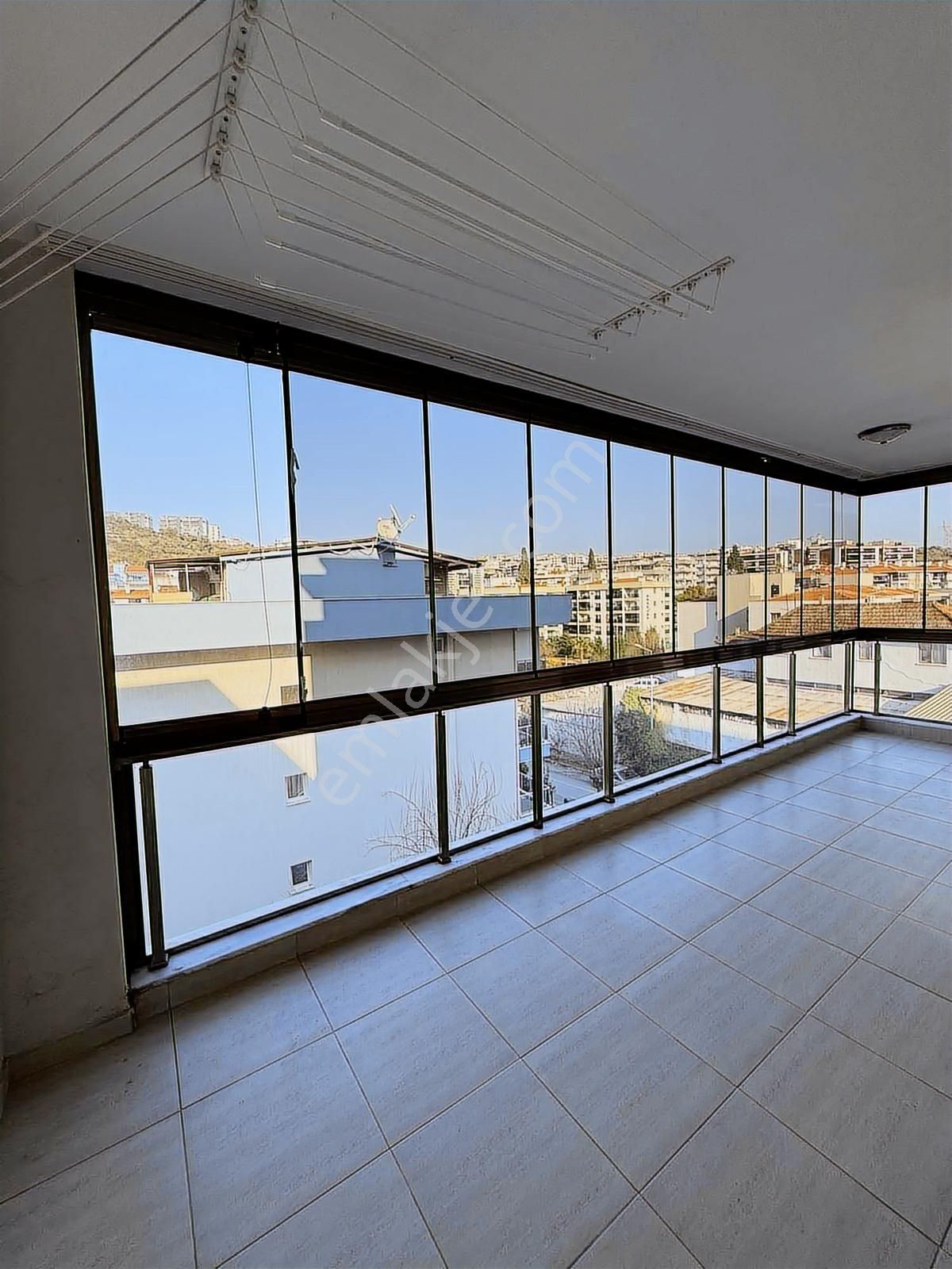 Kuşadası Otogar Arkası Kırazlı Yolu 2+1 Arakat Kiralık Boş Daire - Görsel 8