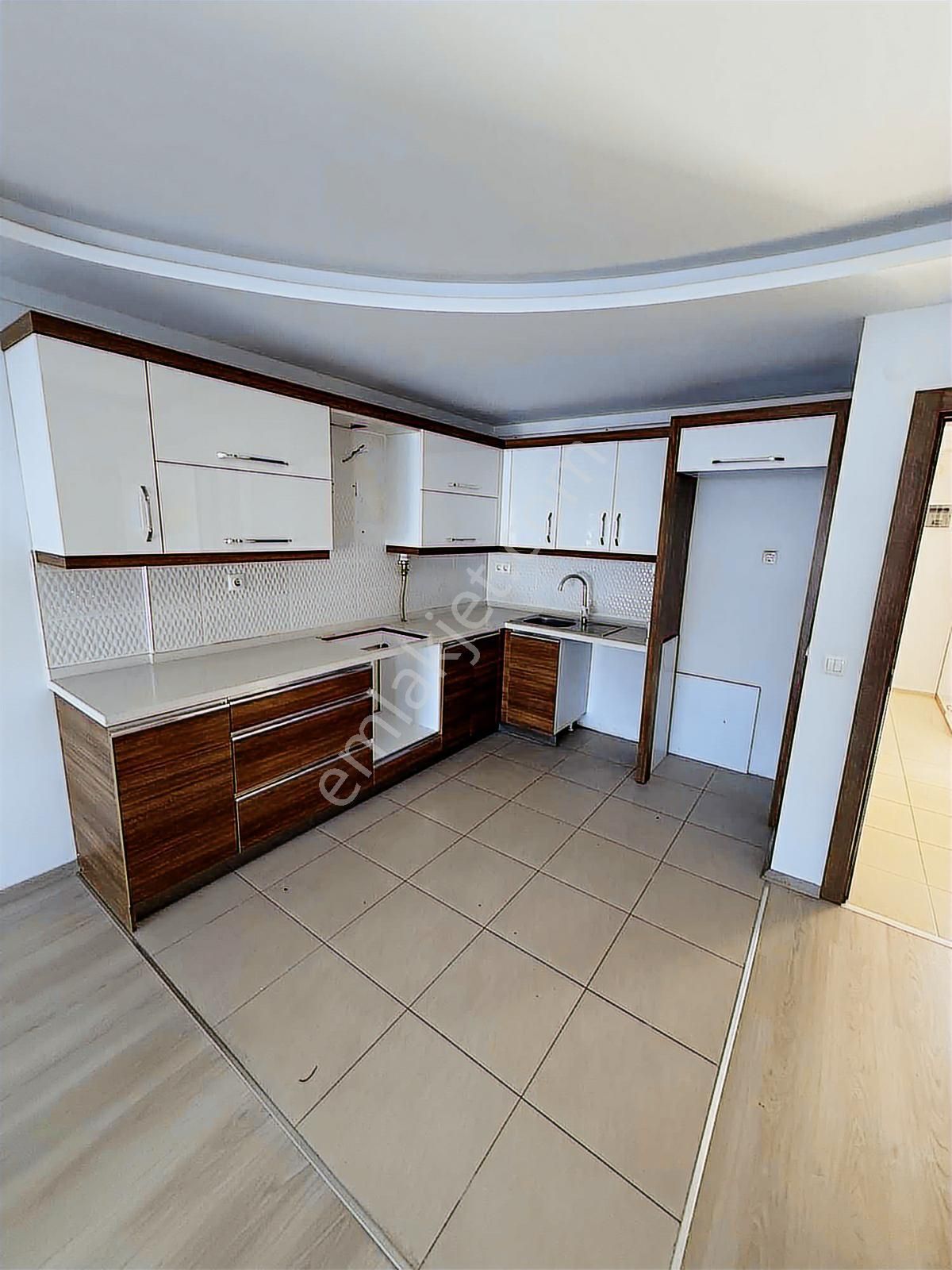 Kuşadası Otogar Arkası Kırazlı Yolu 2+1 Arakat Kiralık Boş Daire - Görsel 2