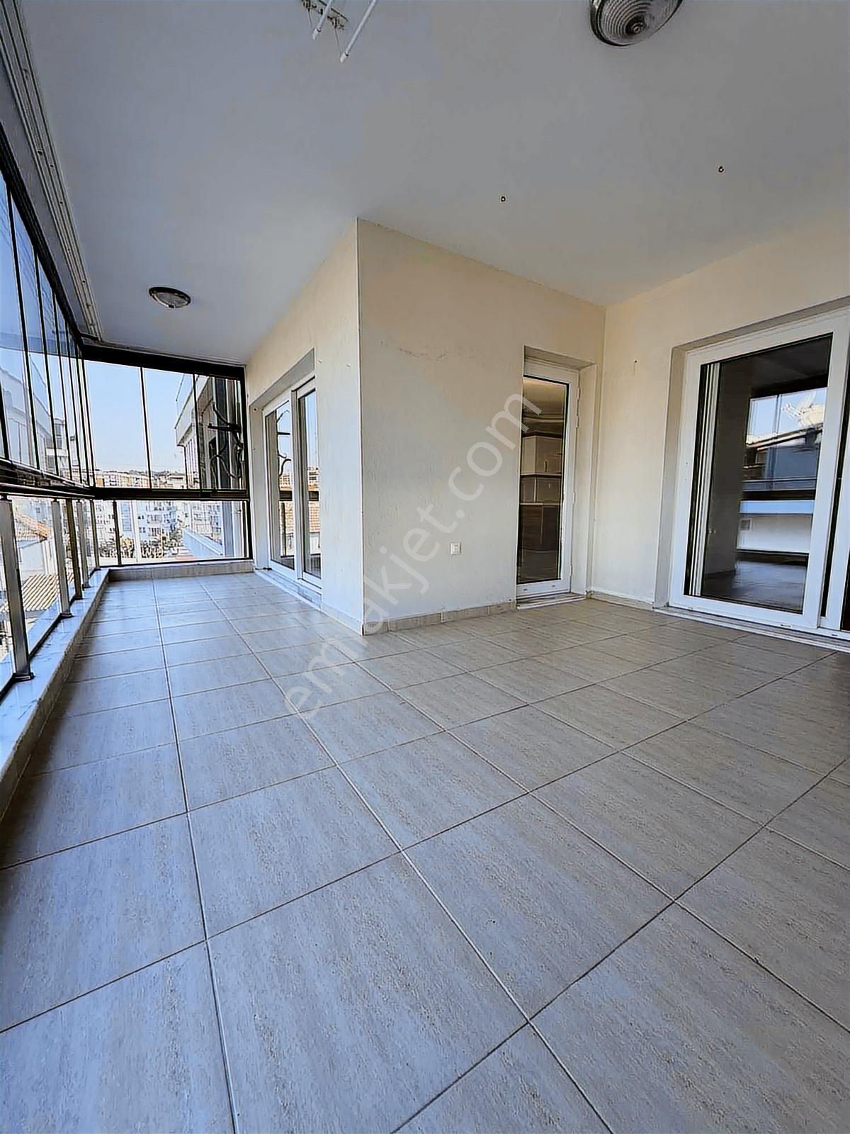 Kuşadası Otogar Arkası Kırazlı Yolu 2+1 Arakat Kiralık Boş Daire - Görsel 10