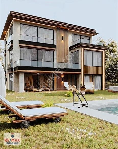 Deniz Manzaralı Isıtmalı Havuzlu Asansörlü Ultra Lüks Villa