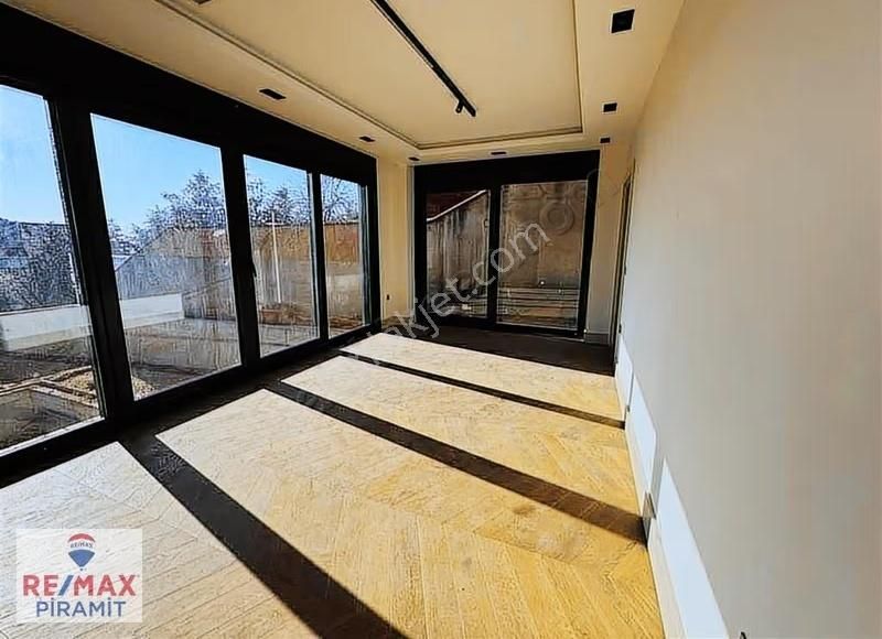 Deniz Manzaralı Isıtmalı Havuzlu Asansörlü Ultra Lüks Villa - Görsel 35