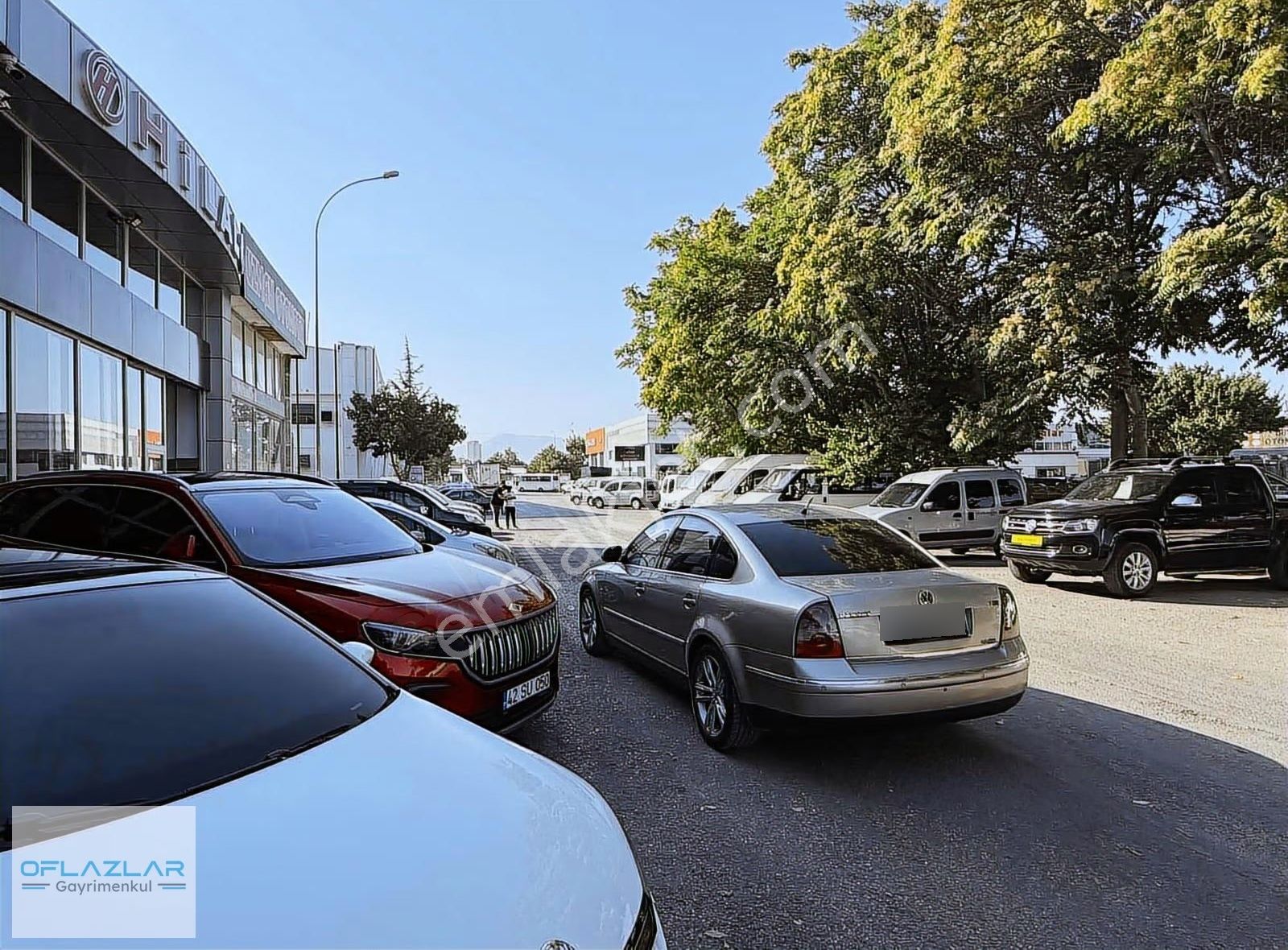 Galericiler Sitesi'nde Satılık 200m² Dükkan Yüksek Kira Getirili - Görsel 2