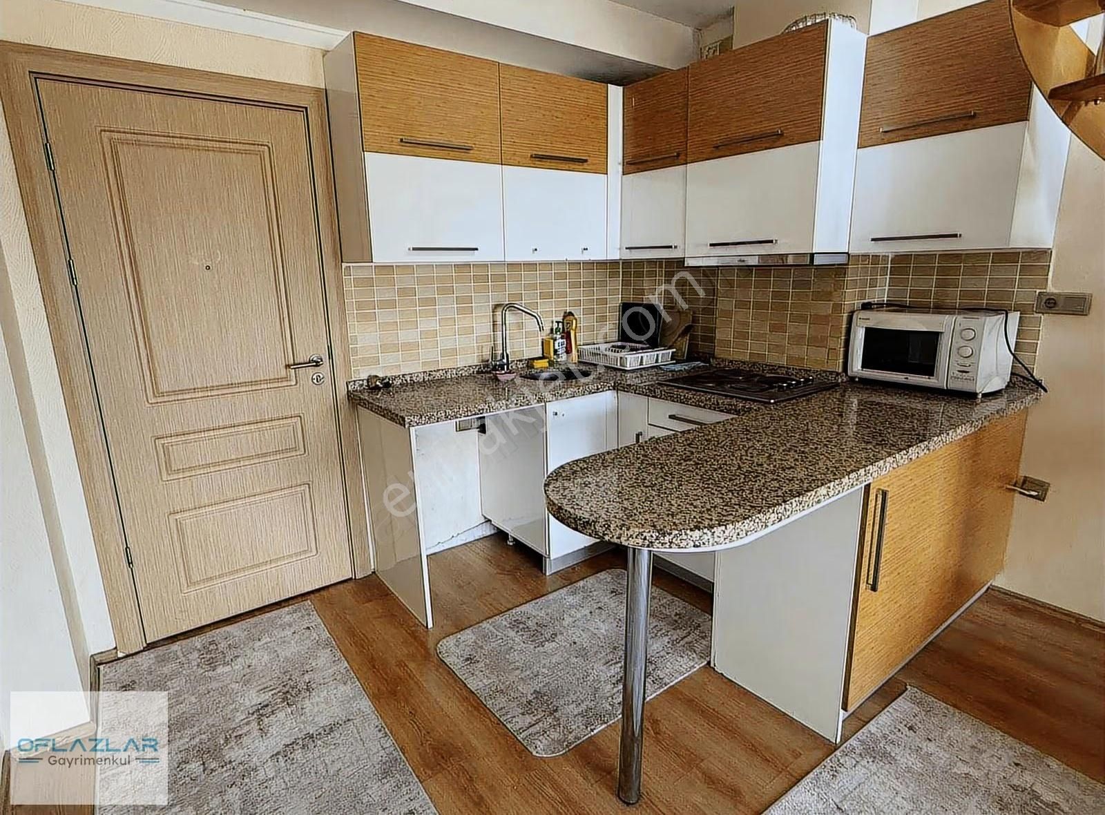 Stüdyo Palace'de Kiralık Eşyalı 2+1 Bakımlı Daire - Görsel 2