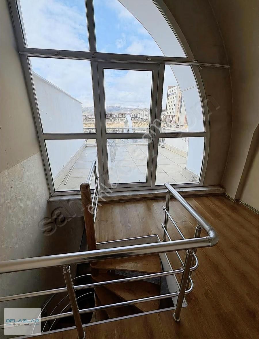 Stüdyo Palace'de Kiralık Eşyalı 2+1 Bakımlı Daire - Görsel 14
