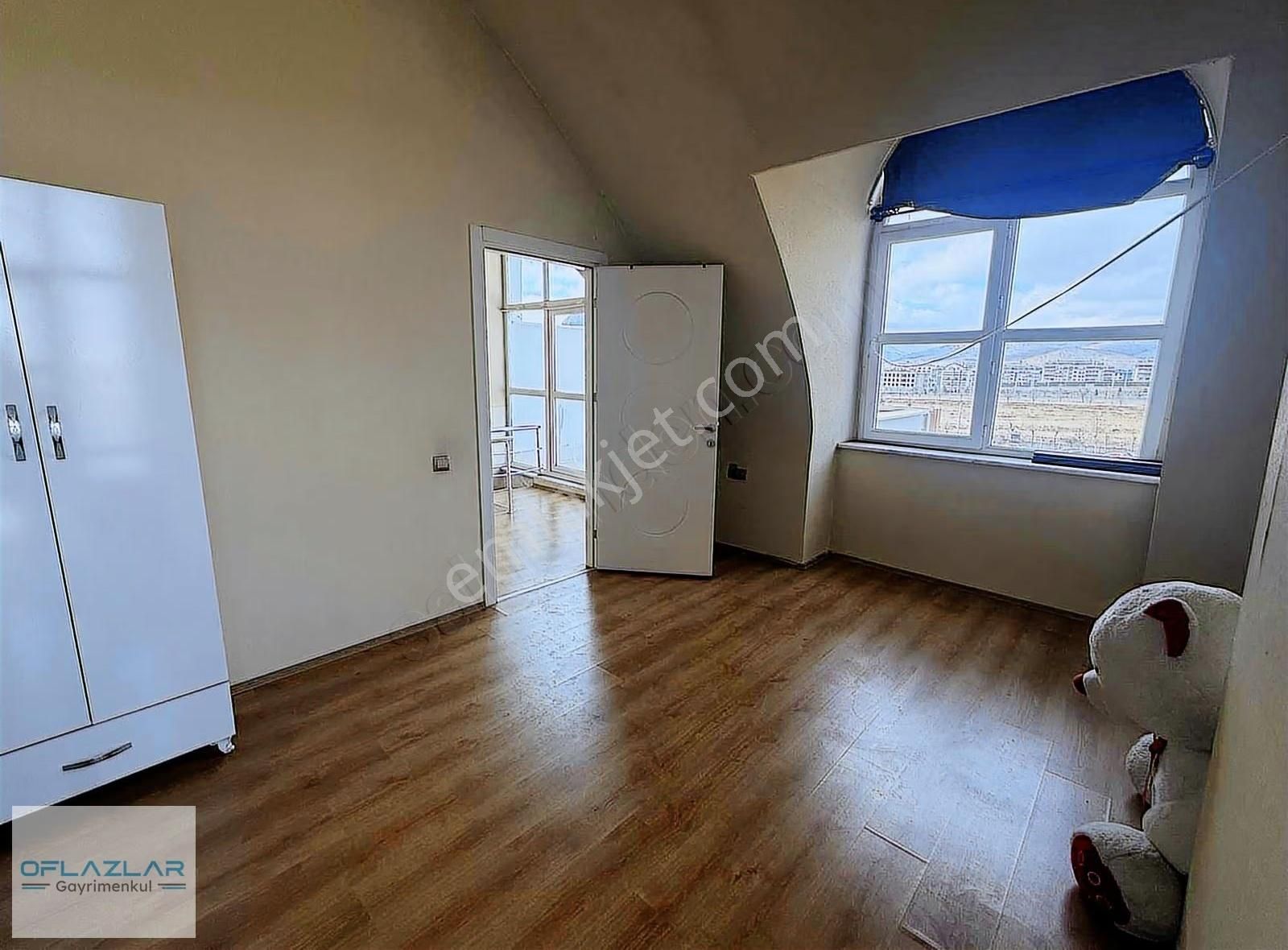 Stüdyo Palace'de Kiralık Eşyalı 2+1 Bakımlı Daire - Görsel 12