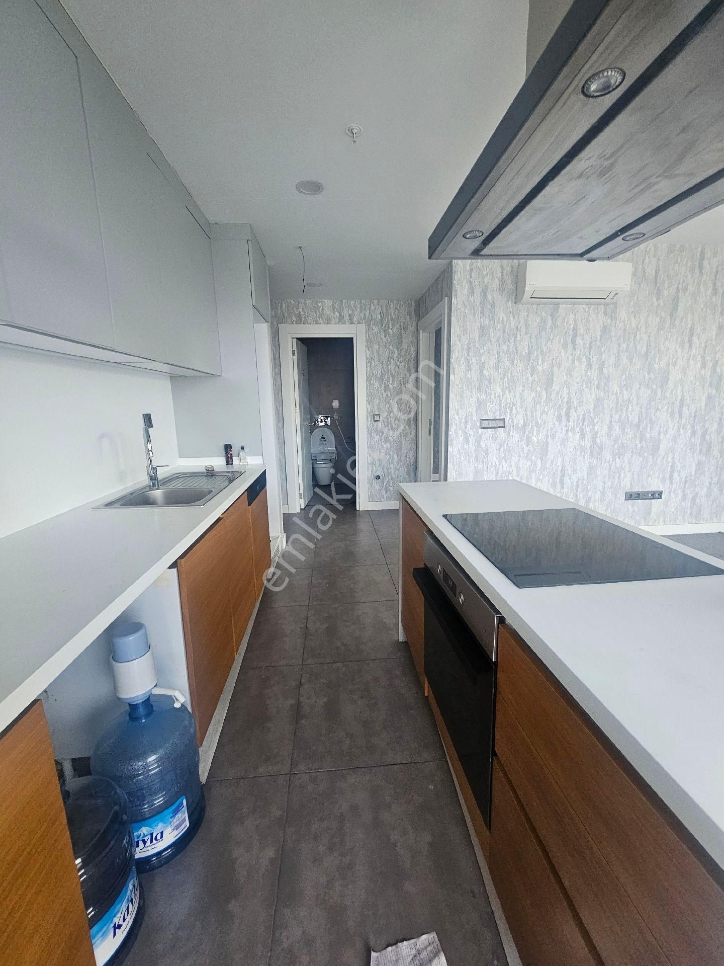 Metrobüsün Dibinde Satılık Rezidans - Görsel 4