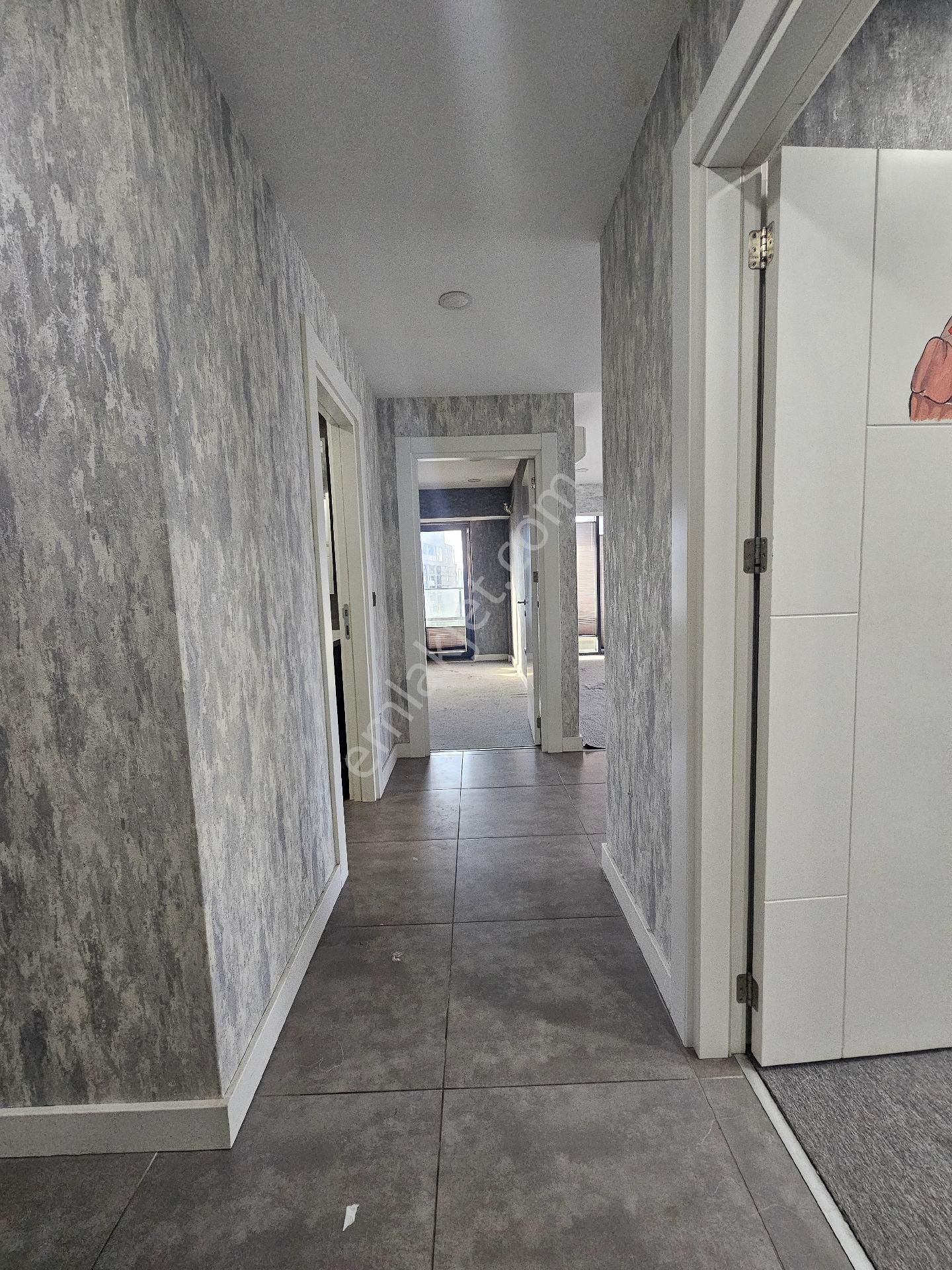 Metrobüsün Dibinde Satılık Rezidans - Görsel 17