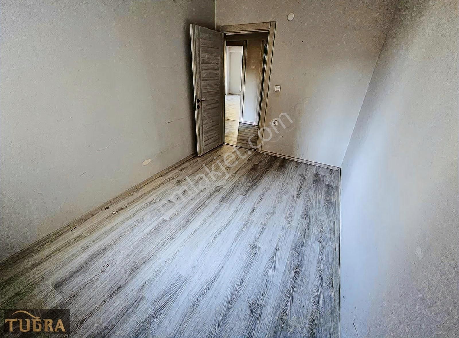 Tuğradan Reşadiye'de Geniş 2+1 4 Yıllık İskanlı Satılık Daire - Görsel 2