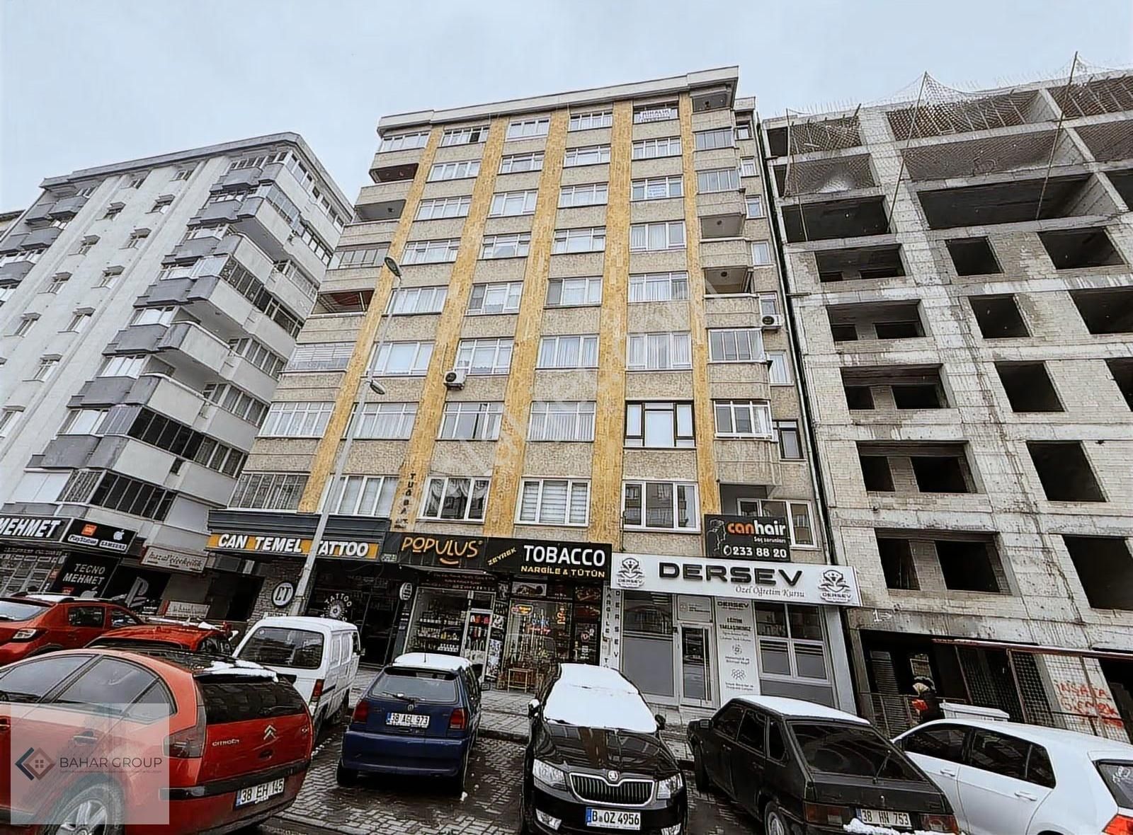 Mükemmel Lokasyonlu Sivas Caddesi Üzeri Geniş 3+1 Kiralık Daire - Görsel 19