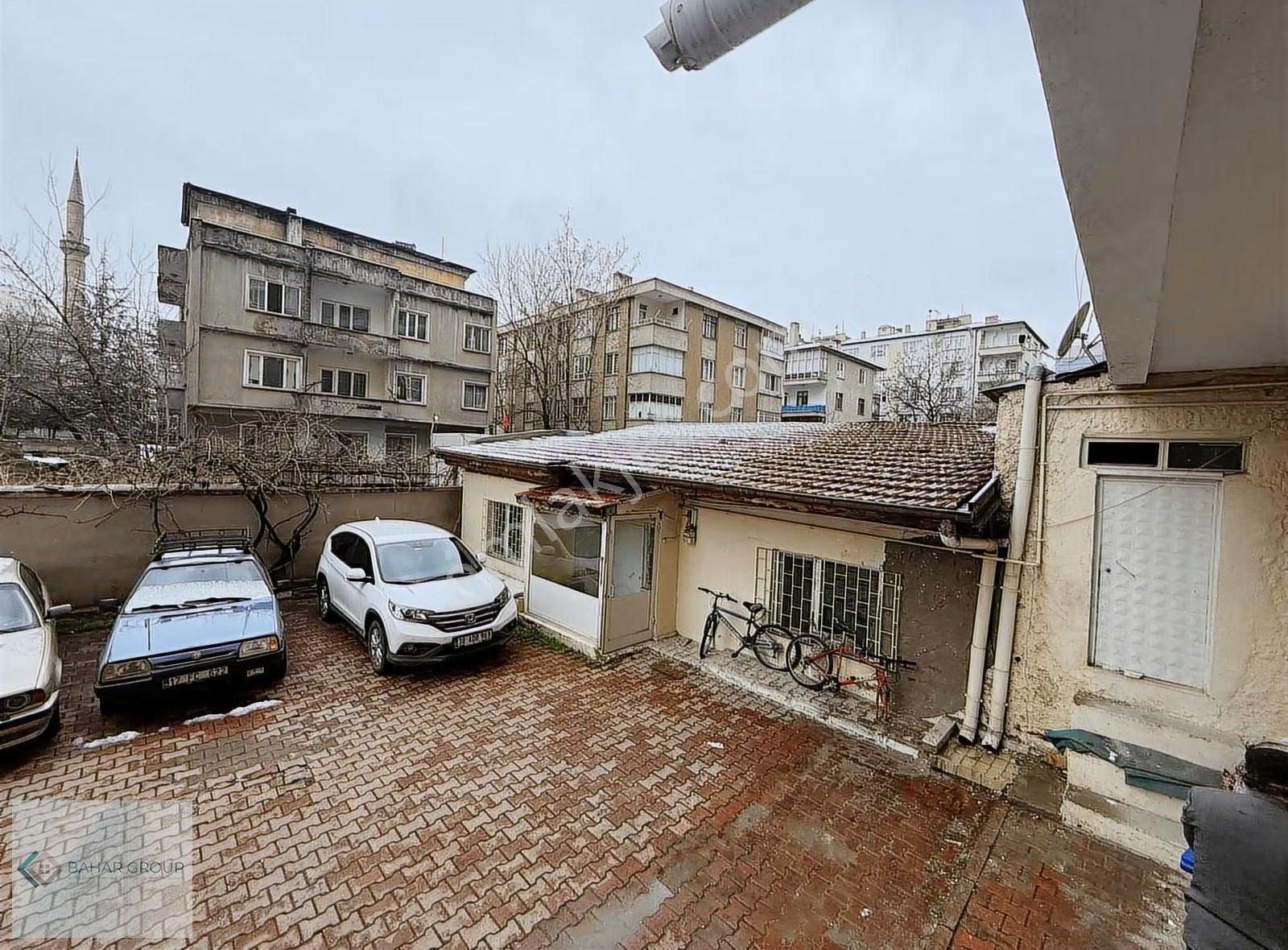 Mükemmel Lokasyonlu Sivas Caddesi Üzeri Geniş 3+1 Kiralık Daire - Görsel 22