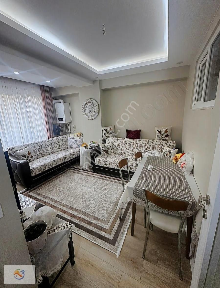 Çırpıcıda Satılık 2+1 60 M2 Daire 1 Yıllık Binada