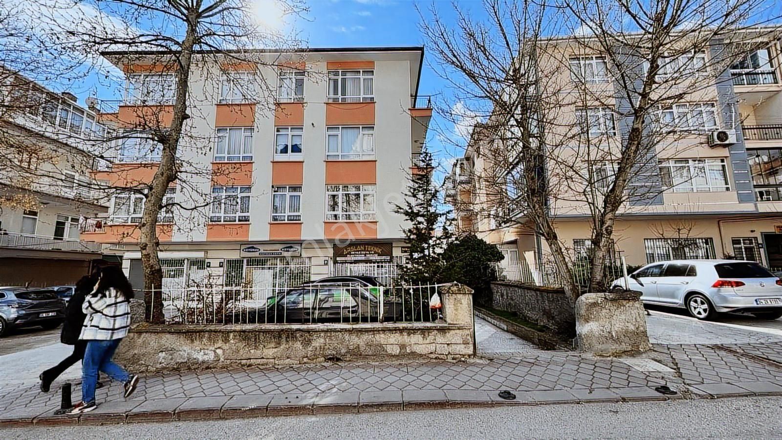 Keçiören İn En Gözde Mahallesi Yakacık Sedefçiler Sokakda 2+1 - Görsel 32