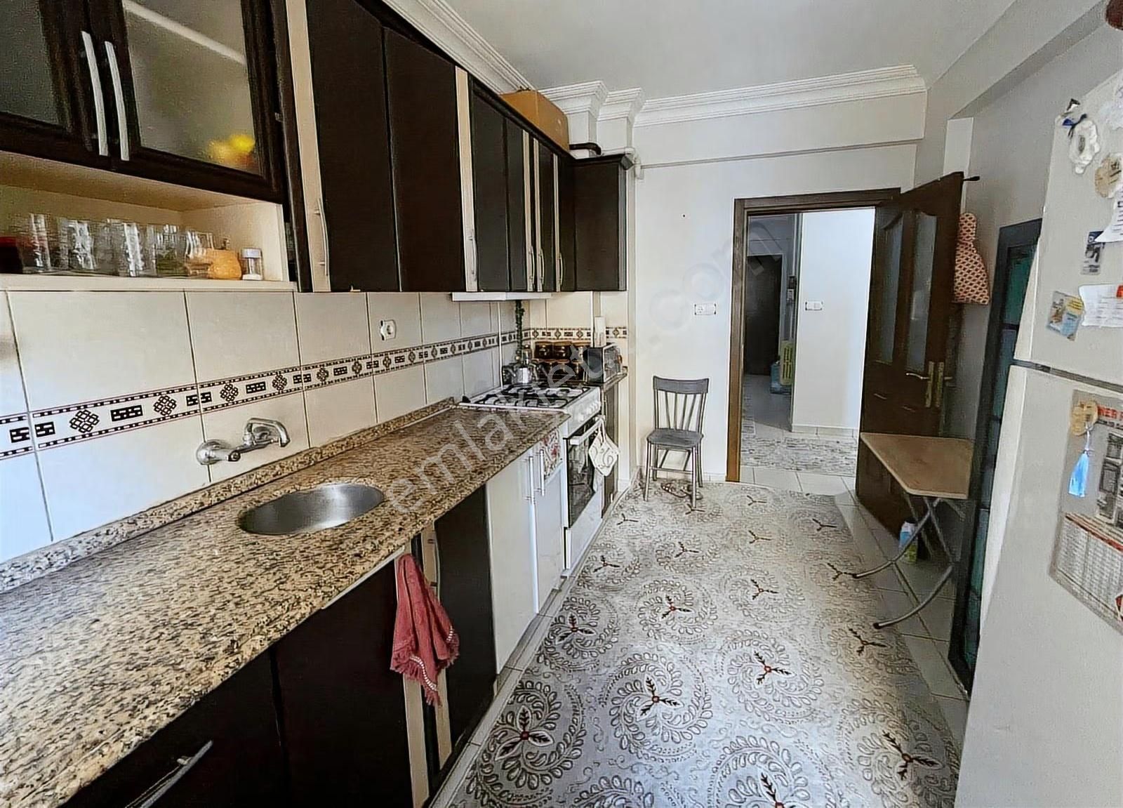 Akhüyük Siteleri'nde Satılık 3+1 Daire (130m² Net)