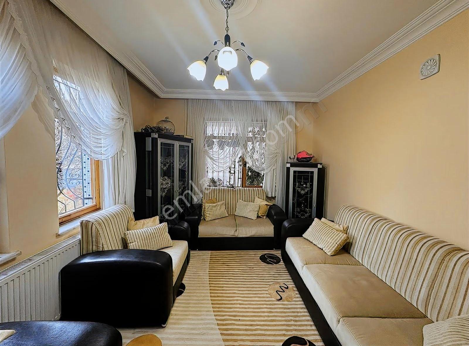 Erenköy De Satılık 7+1 Tribleks Villa 190 Net Bahçeli Otoparklı - Görsel 28