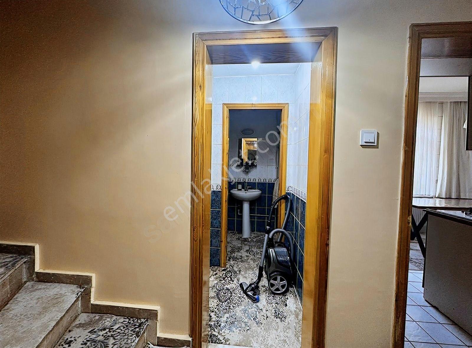 Erenköy De Satılık 7+1 Tribleks Villa 190 Net Bahçeli Otoparklı - Görsel 9