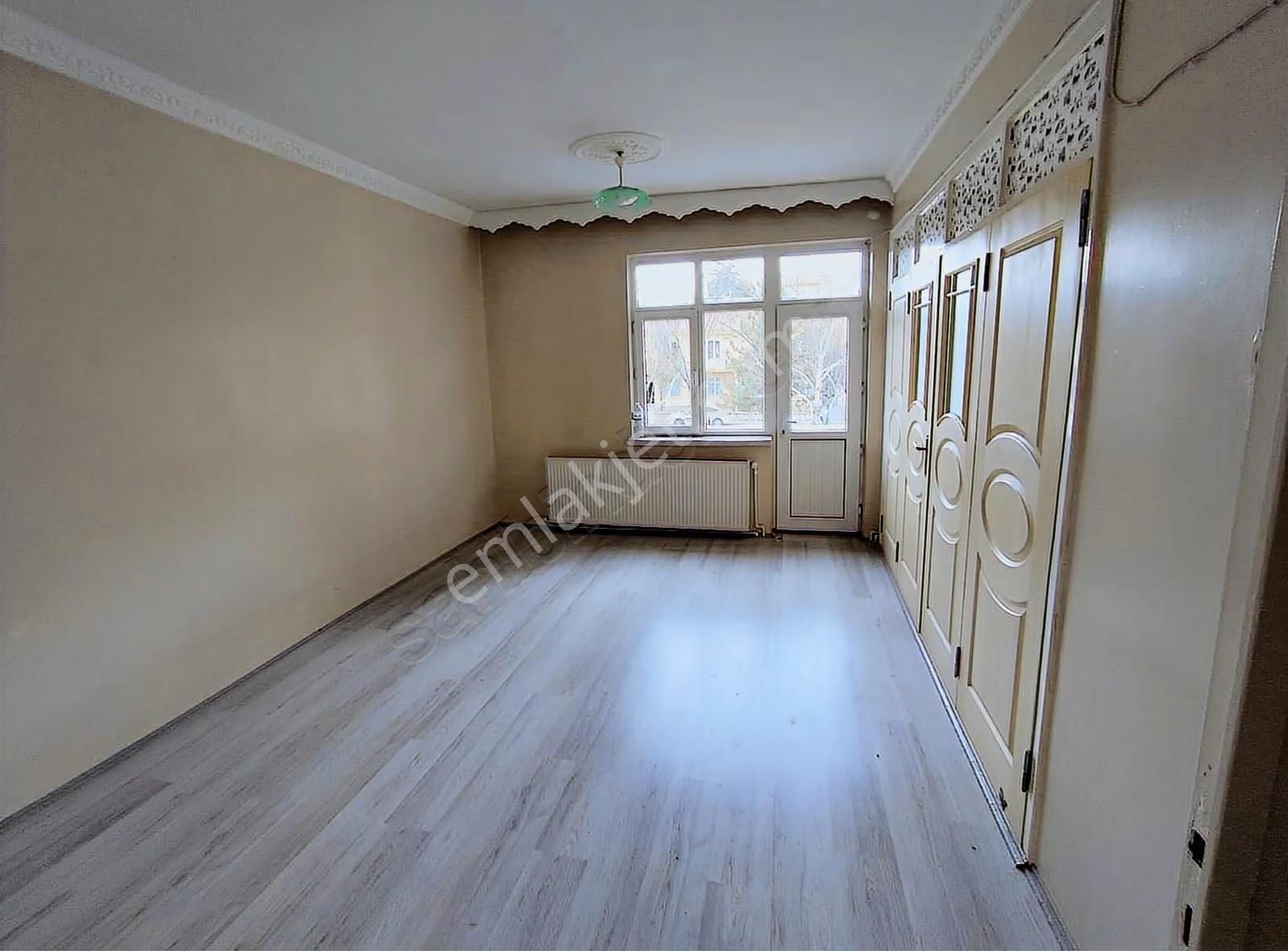 Malazgirt'te Yalıtımlı, 2. Kat 3+1 Satılık Daire - Görsel 16