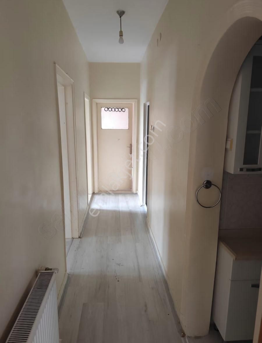 Malazgirt'te Yalıtımlı, 2. Kat 3+1 Satılık Daire - Görsel 8