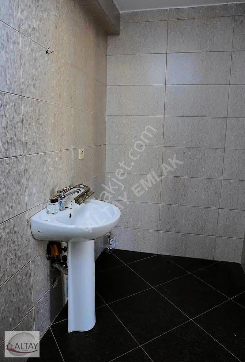 Küçükbakkalköy Prestij Caddesi Girişinde 2+2 Dubleks 55.000tl - Görsel 4