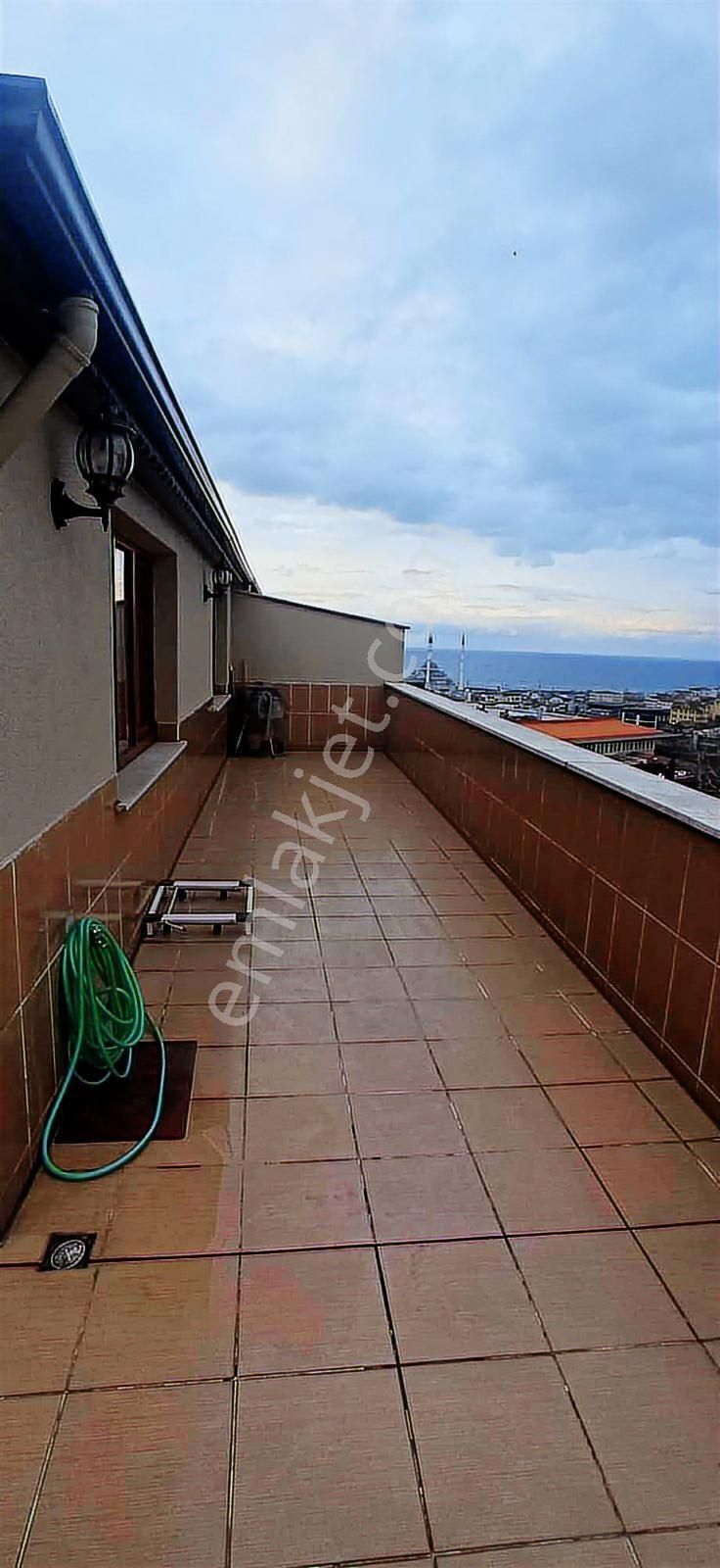 Altın Emlaktan Full Eşyalı Deniz Manzaralı 2+1 Kiralık Daire - Görsel 18