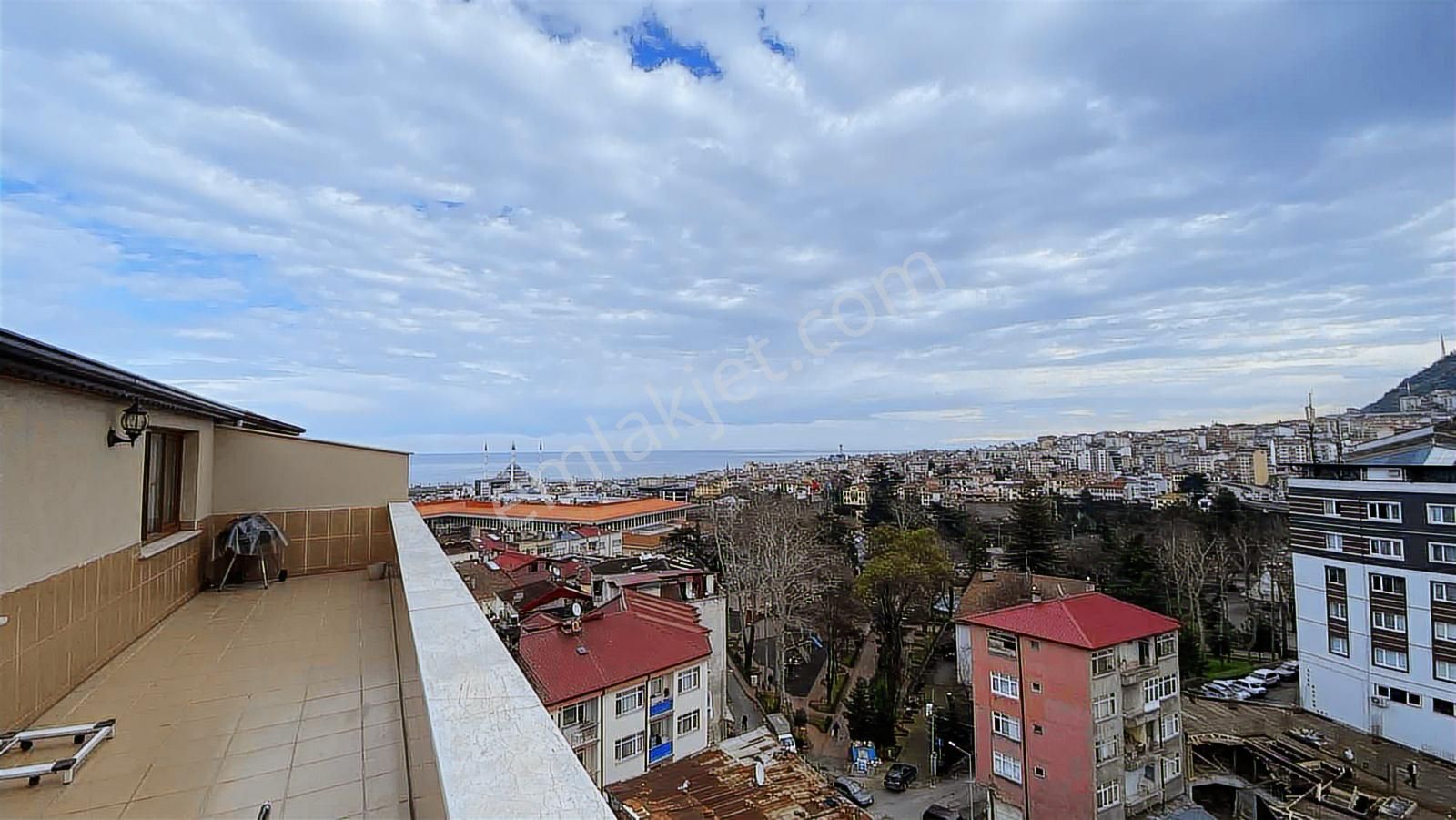 Altın Emlaktan Full Eşyalı Deniz Manzaralı 2+1 Kiralık Daire - Görsel 2