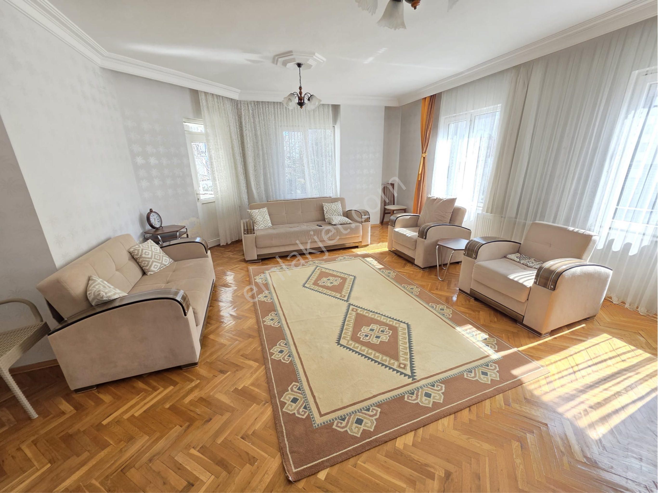 Çözüm Emlak’tan 3 + 1 Satılık Daire