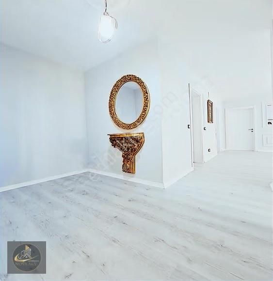 Esenyurtta Havuzlu Aile Sitesi İçinde 3+1 Satılık Ara Kat Daire - Görsel 9