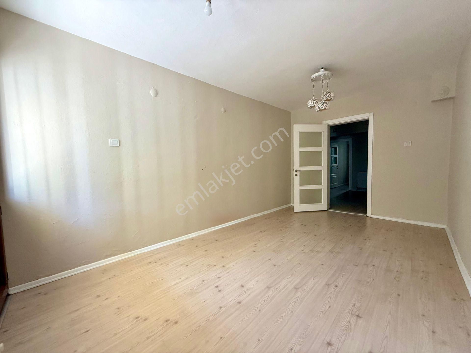 Bayraklı Osmangazi Mahallesinde Satılık 3+1 Satılık Daire - Görsel 3