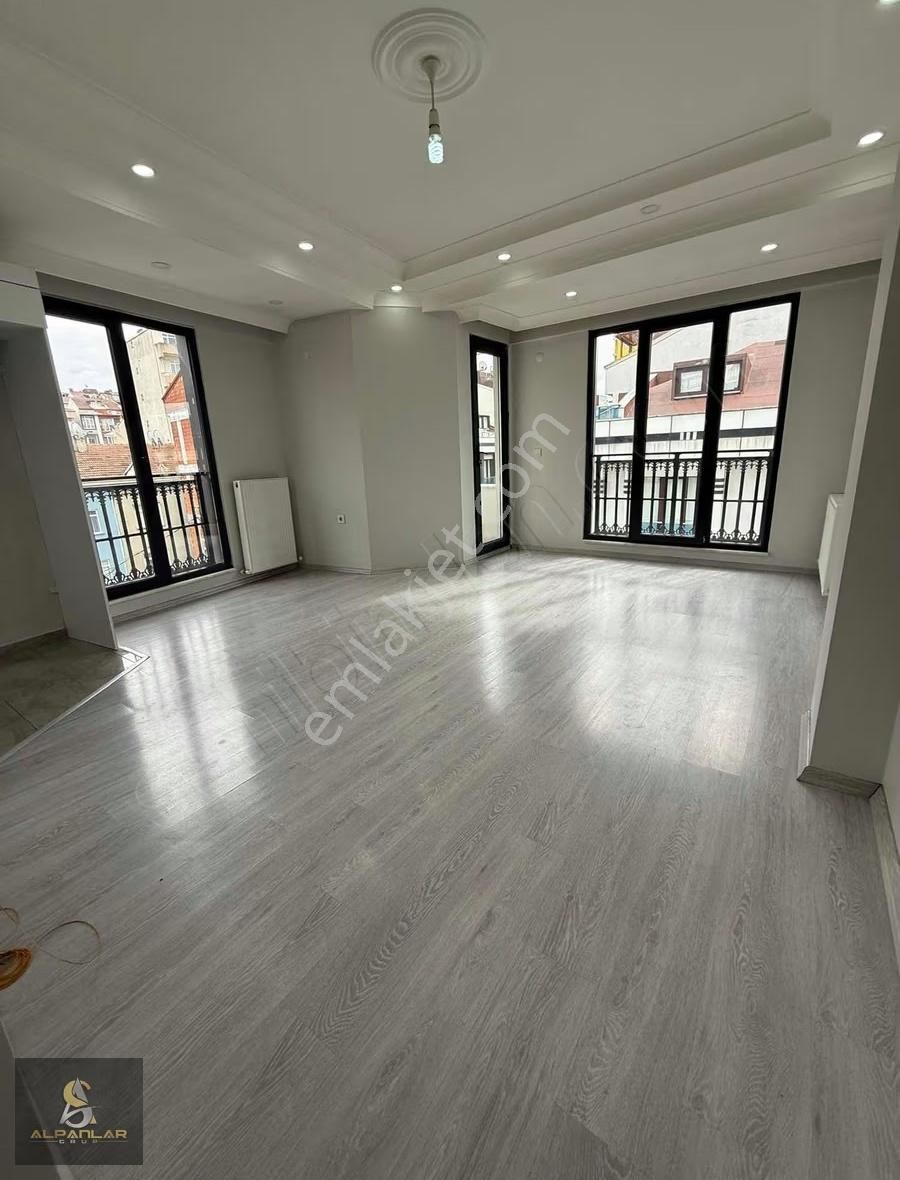 İstasyon Mah. 3+2 Kiralık 160m2 Dubleks Daire