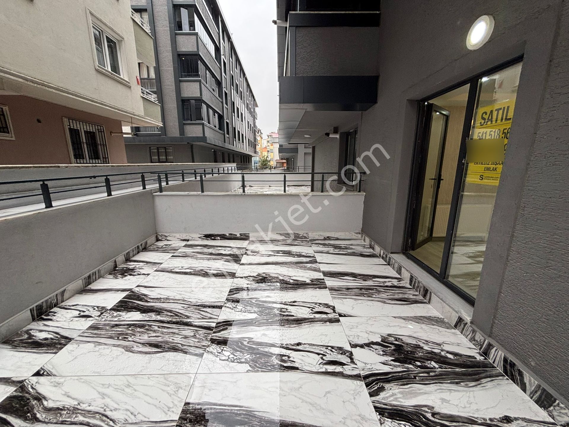 **eryıldız İnşaat**kendi Mülkümüz**çarşı İçinde Ful+ful Büyük Teraslı Ultra Lüx 1+1 Daire - Görsel 3