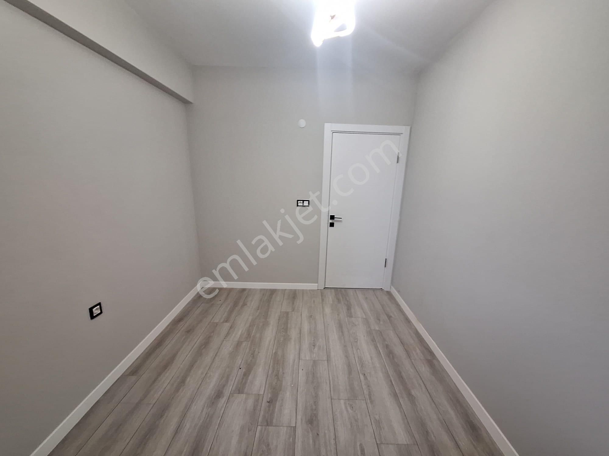 **eryıldız Gayrimenkul'den**gültepe Mah.iskanlı 2+1 Y.giriş Ön Cephe - Görsel 22