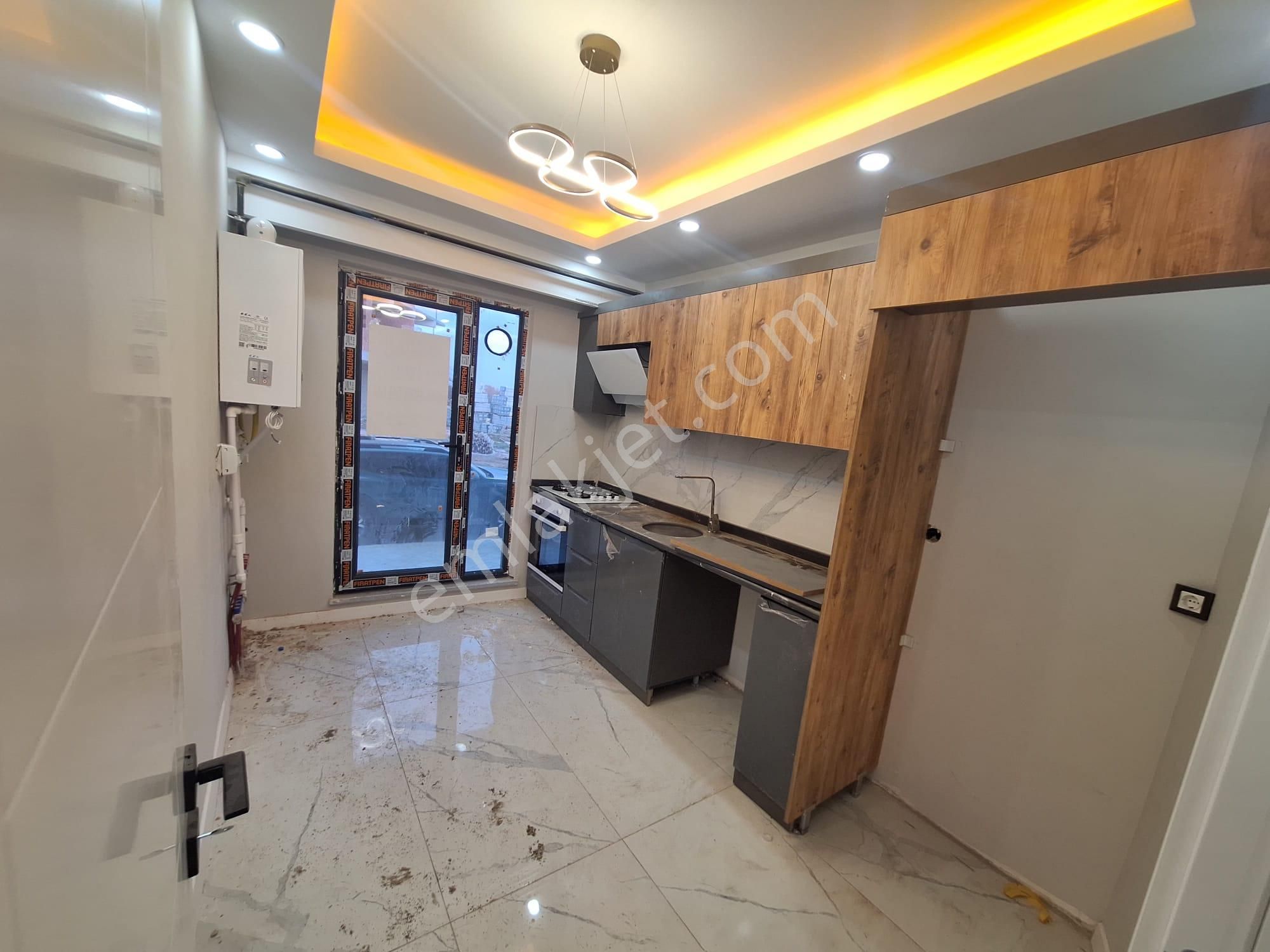 **eryıldız Gayrimenkul'den**gültepe Mah.iskanlı 2+1 Y.giriş Ön Cephe - Görsel 12