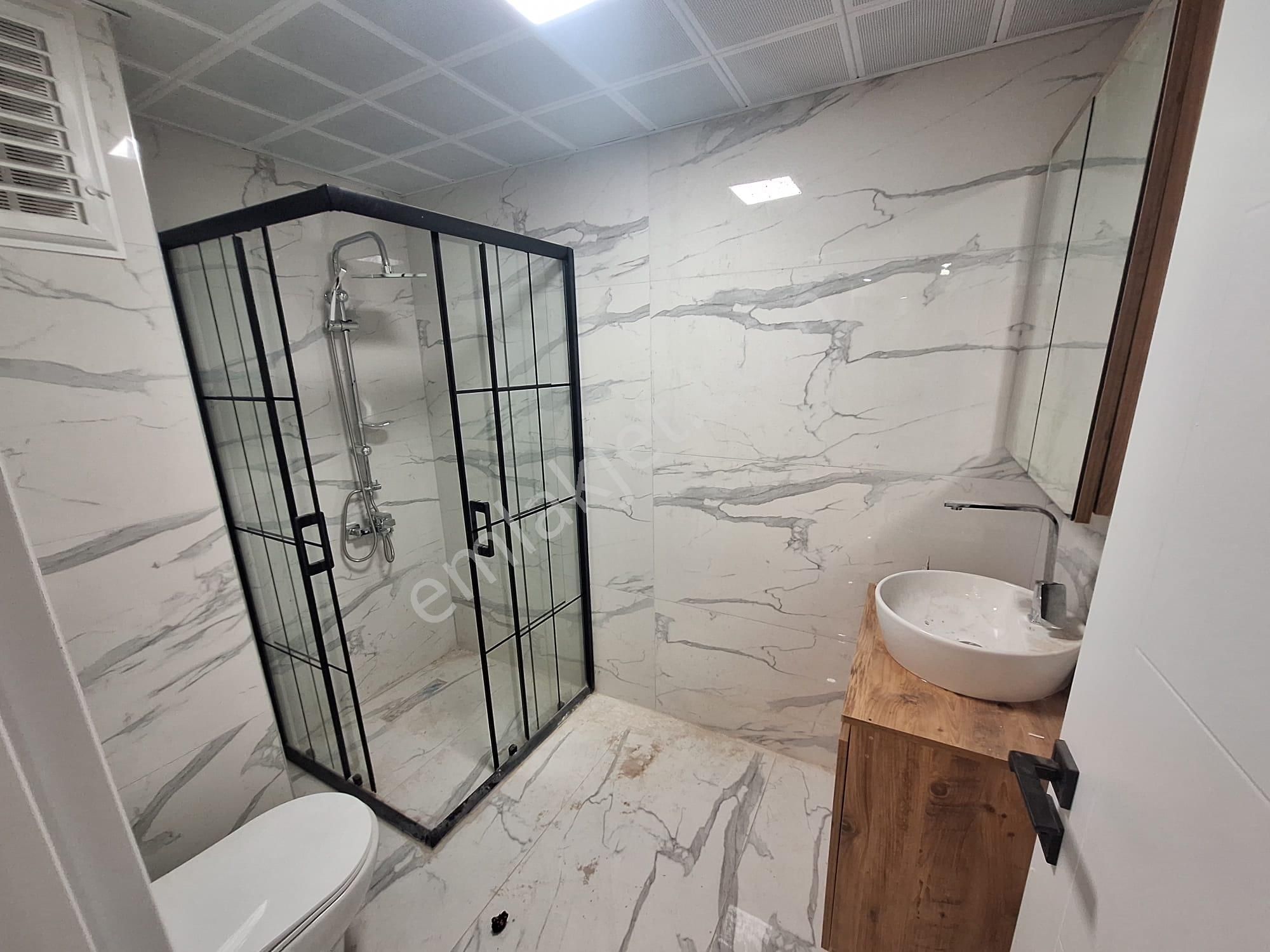 **eryıldız Gayrimenkul'den**gültepe Mah.iskanlı 2+1 Y.giriş Ön Cephe - Görsel 26