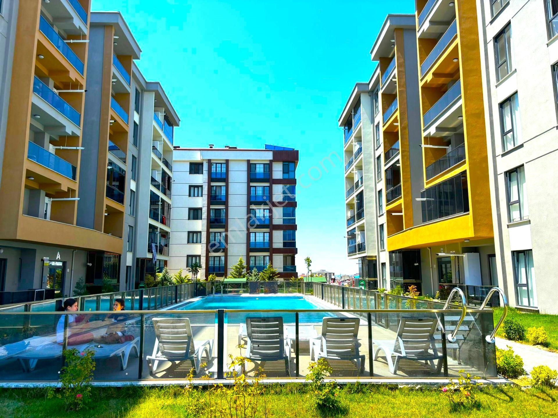 **eryıldız Emlak'tan**hepy Life 2 Sitesinde**7/24 Güvenlikli Havuzlu,hamam & Saunalı Ultra Lüks 1+1 - Görsel 4