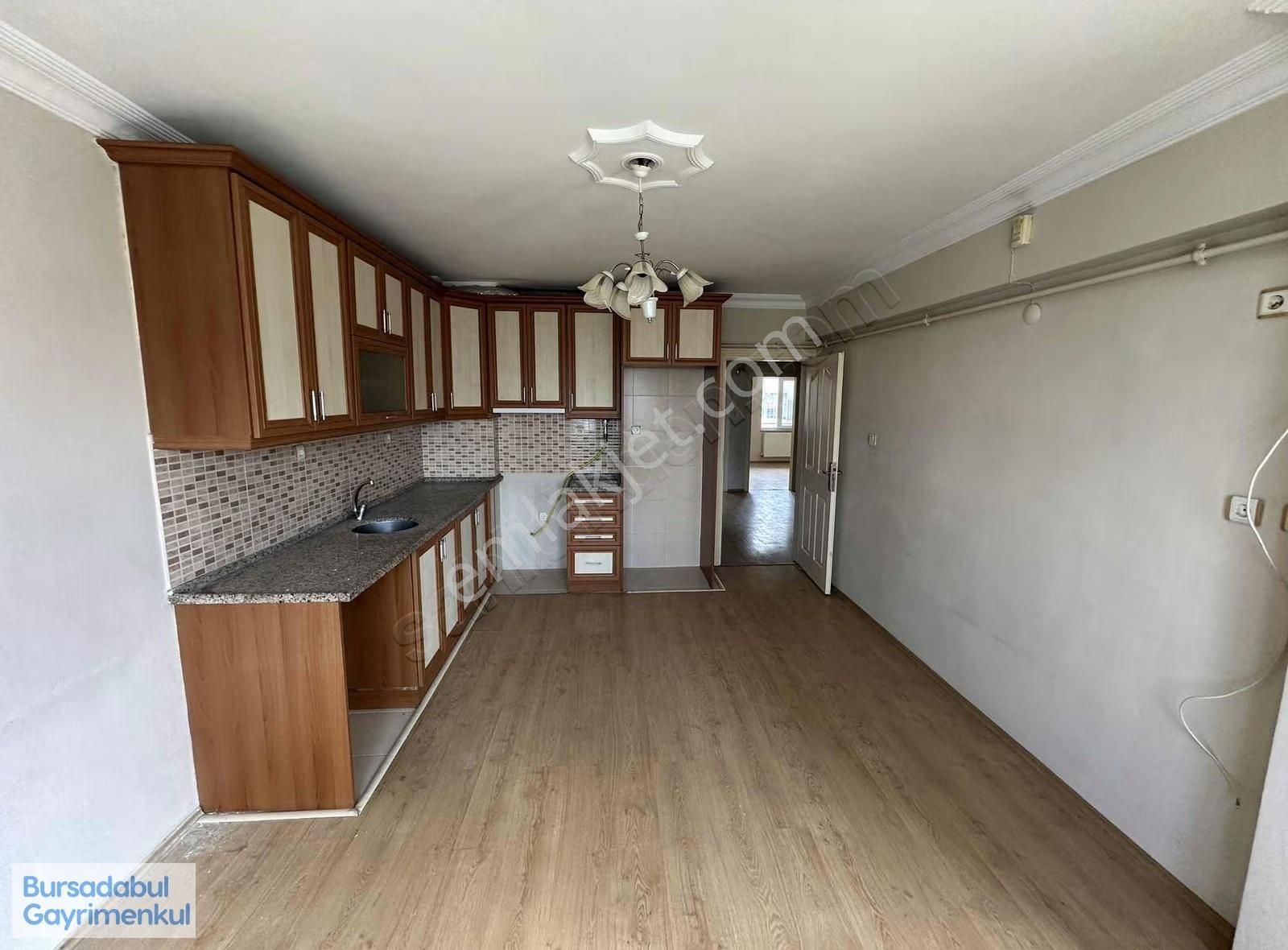 Bursadabul'dan Yunusemre Mah. 120 M2 Ferah 2+1 - Görsel 8