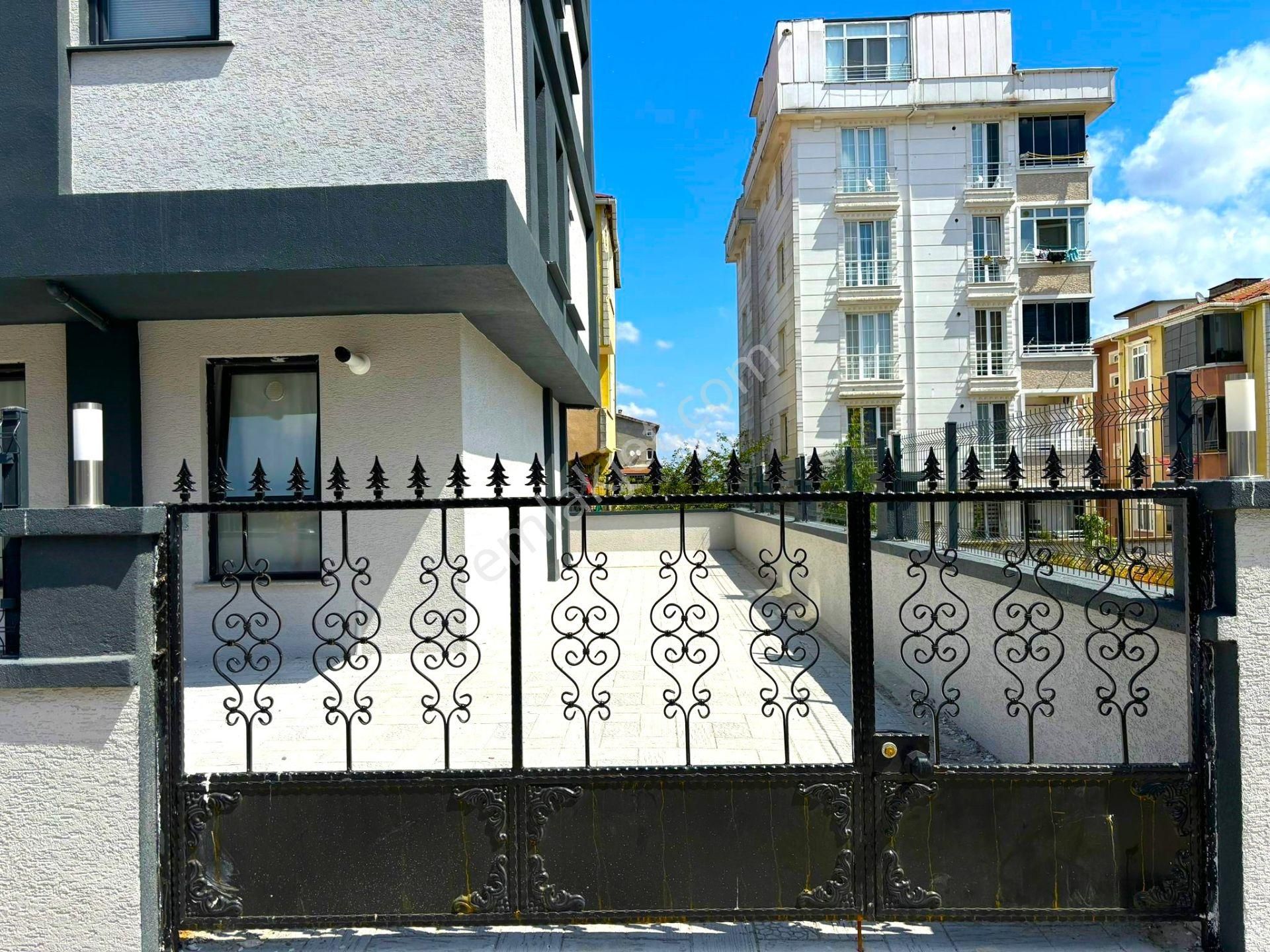 **eryıldız Gayrimenkul'den** Tepe Bölgesinde Merkezi Konumda Fuul Eşyalı Lüks 1+1 2.kat Ön Cephe - Görsel 32