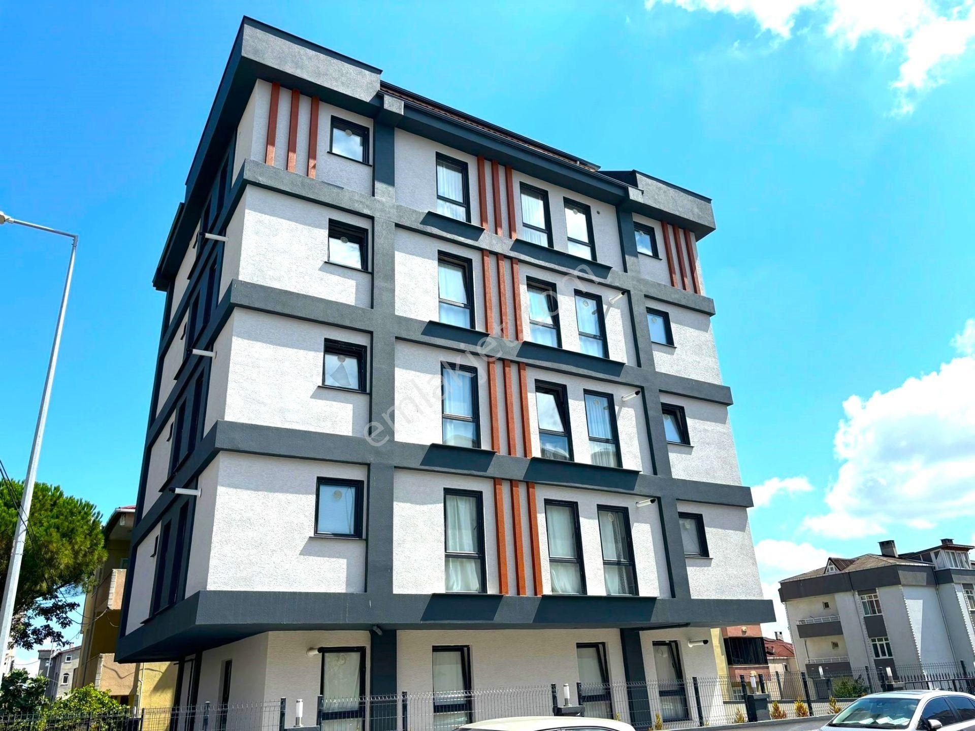 **eryıldız Gayrimenkul'den** Tepe Bölgesinde Merkezi Konumda Fuul Eşyalı Lüks 1+1 2.kat Ön Cephe - Görsel 2