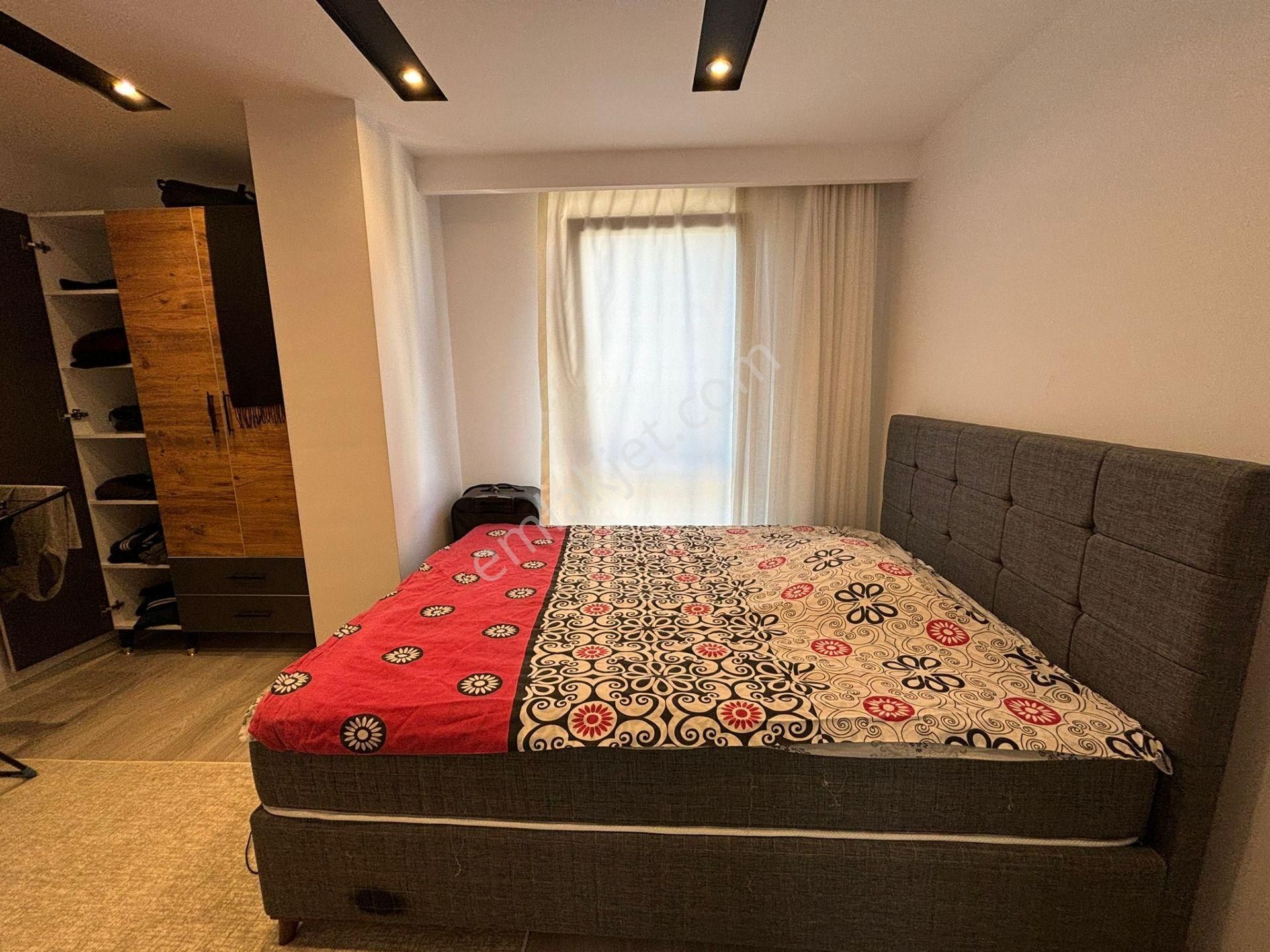 **eryıldız Gayrimenkul'den** Tepe Bölgesinde Merkezi Konumda Fuul Eşyalı Lüks 1+1 2.kat Ön Cephe - Görsel 24