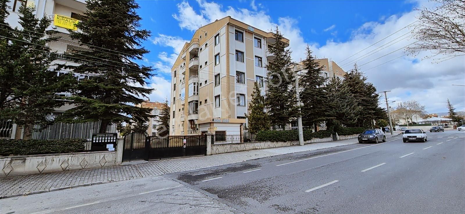 Akıncılar Mah.satılık Site İçi 3+1 Ara Kat Daire