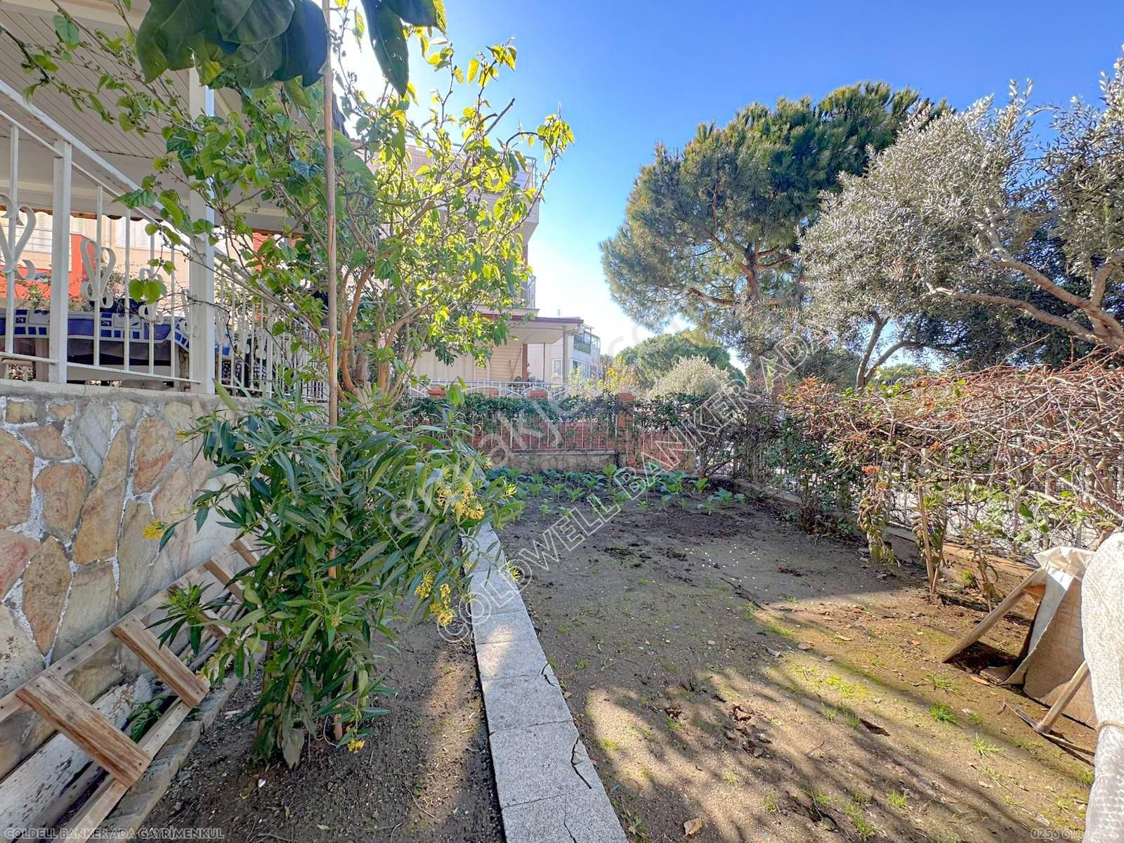 Kuşadası Marinada Müstakil Bahçeli 4+1 Villa - Görsel 7