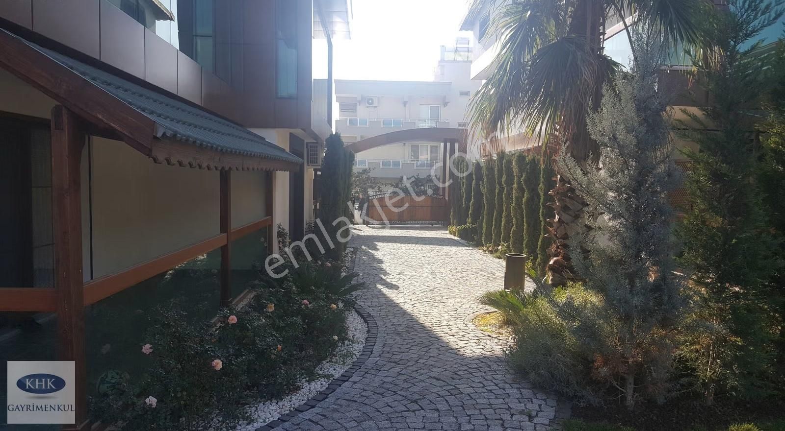 Menderes Merkezde Satılık 4+1 Site İçi Satılık Tripleks Villa - Görsel 11
