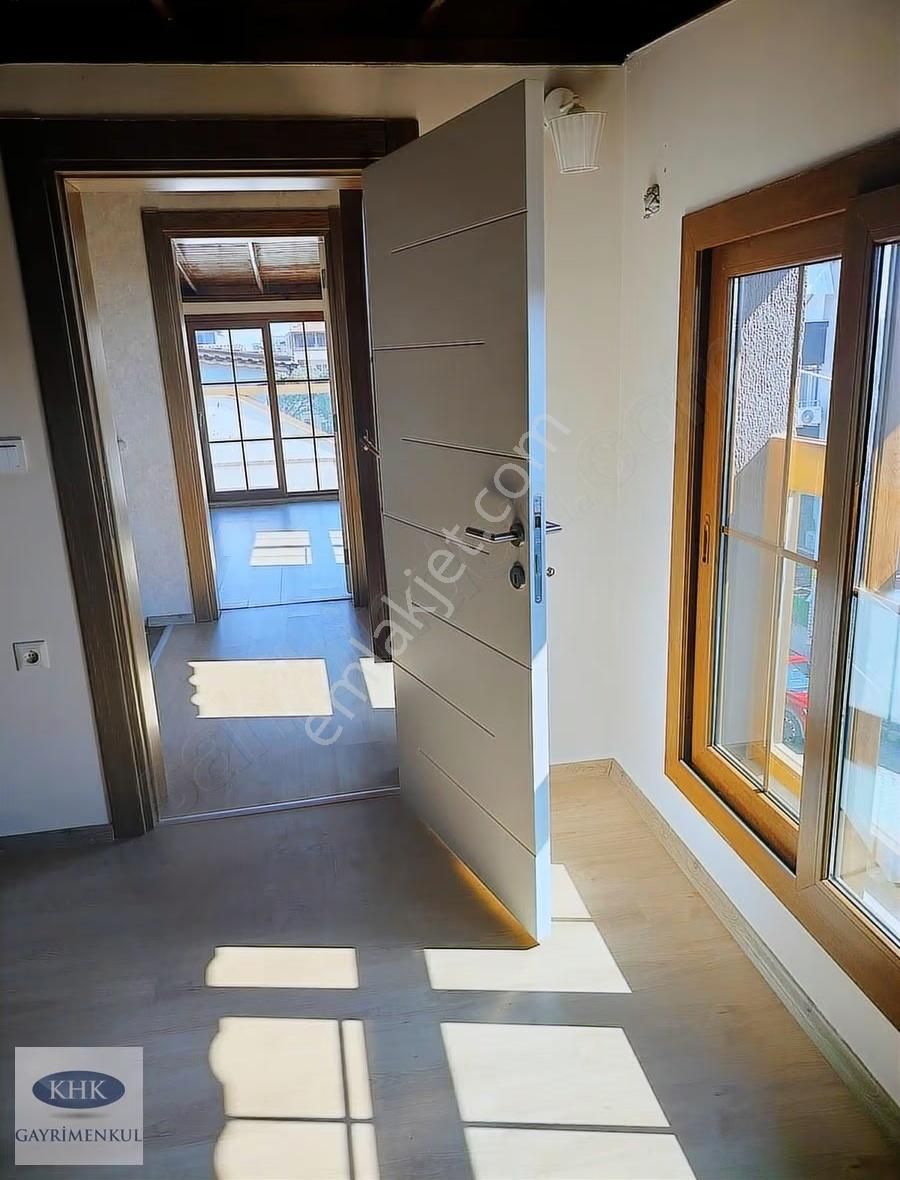 Menderes Merkezde Satılık 4+1 Site İçi Satılık Tripleks Villa - Görsel 16