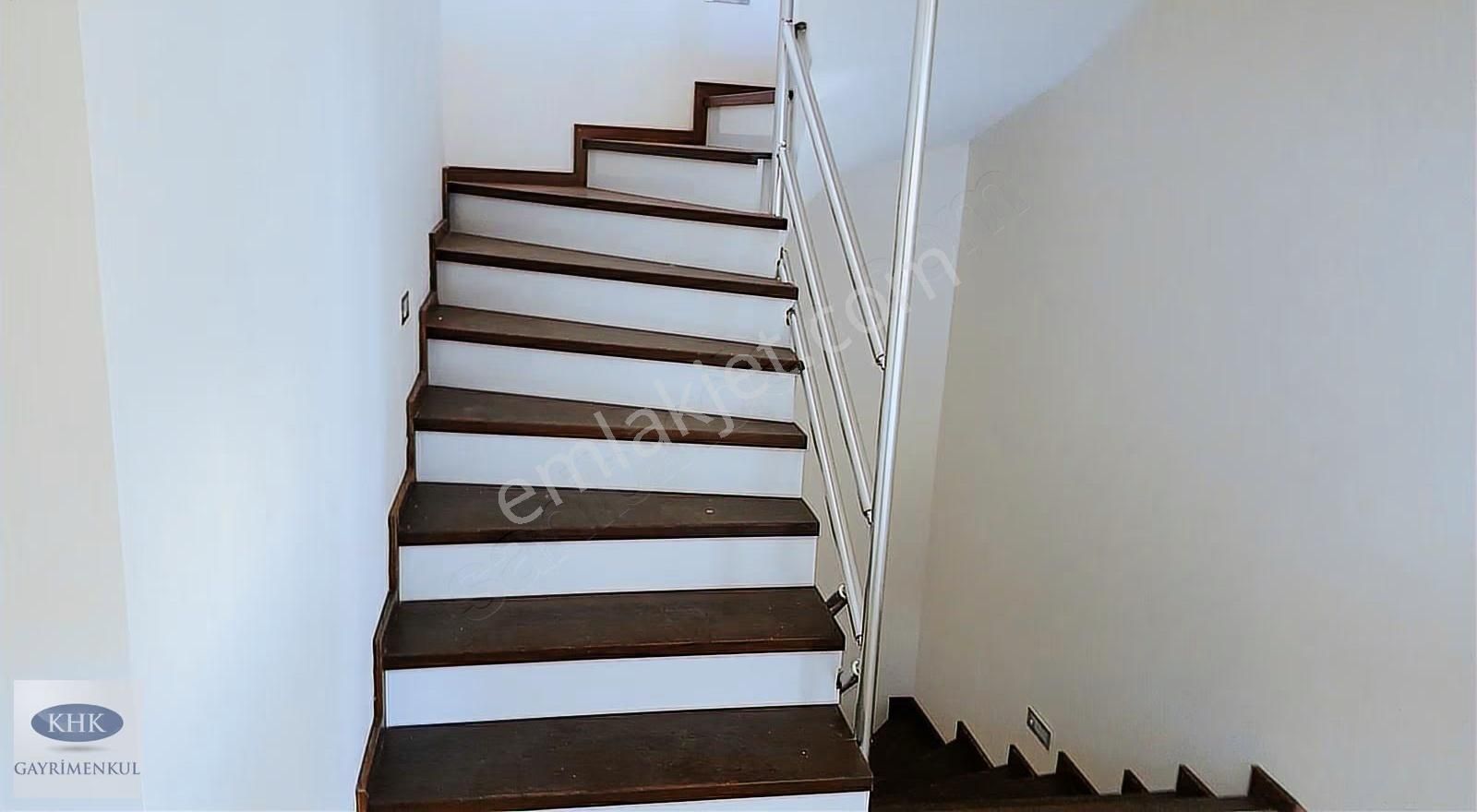 Menderes Merkezde Satılık 4+1 Site İçi Satılık Tripleks Villa - Görsel 4