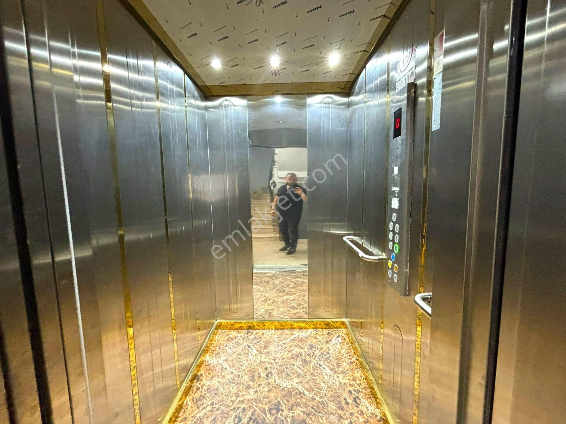 **eryıldız Gayrimenkul'den**gültepe Mah.iskanlı 2+1 Y.giriş Ön Cephe - Görsel 21