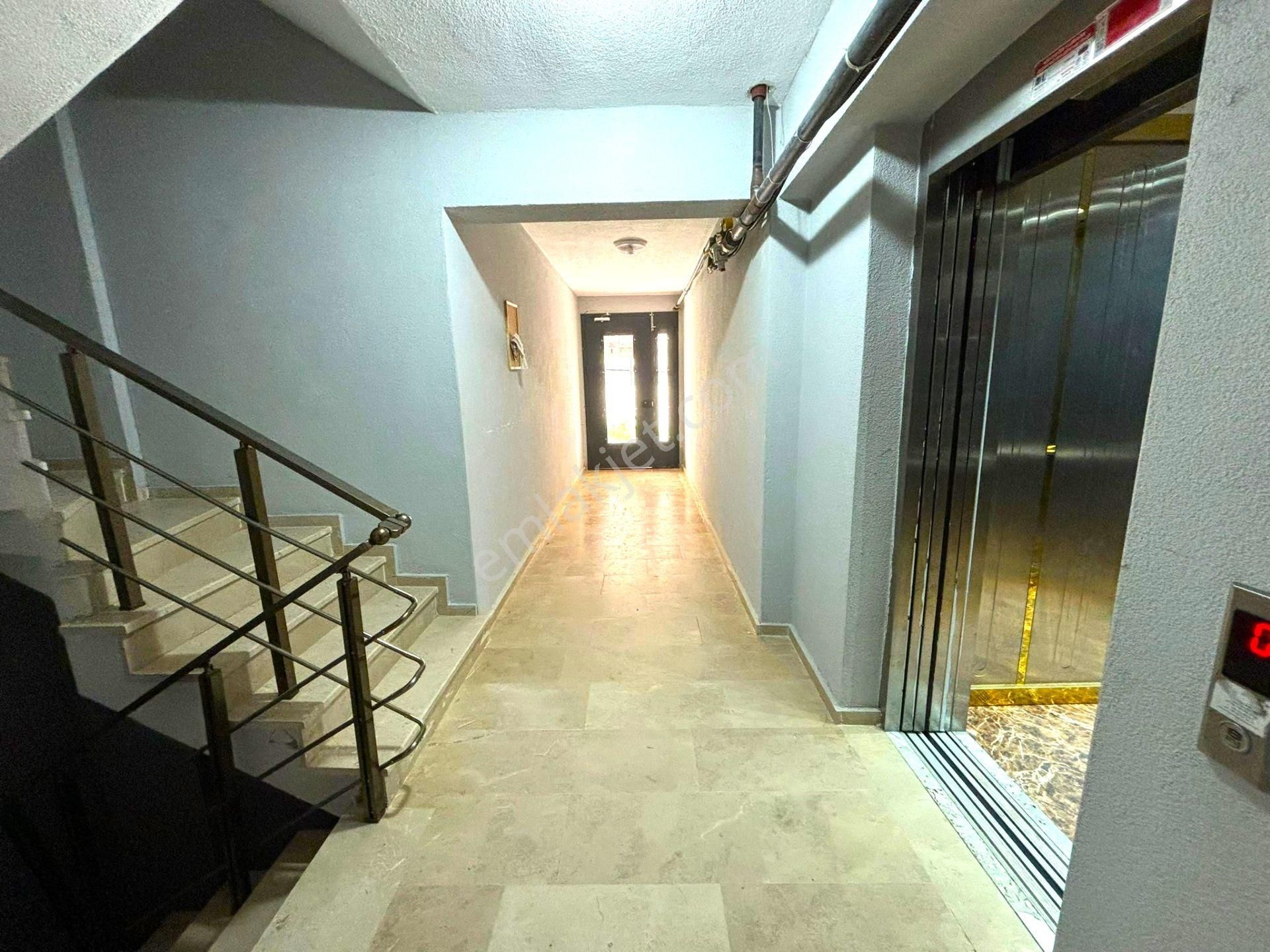 **eryıldız Gayrimenkul'den**gültepe Mah.iskanlı 2+1 Y.giriş Ön Cephe - Görsel 22