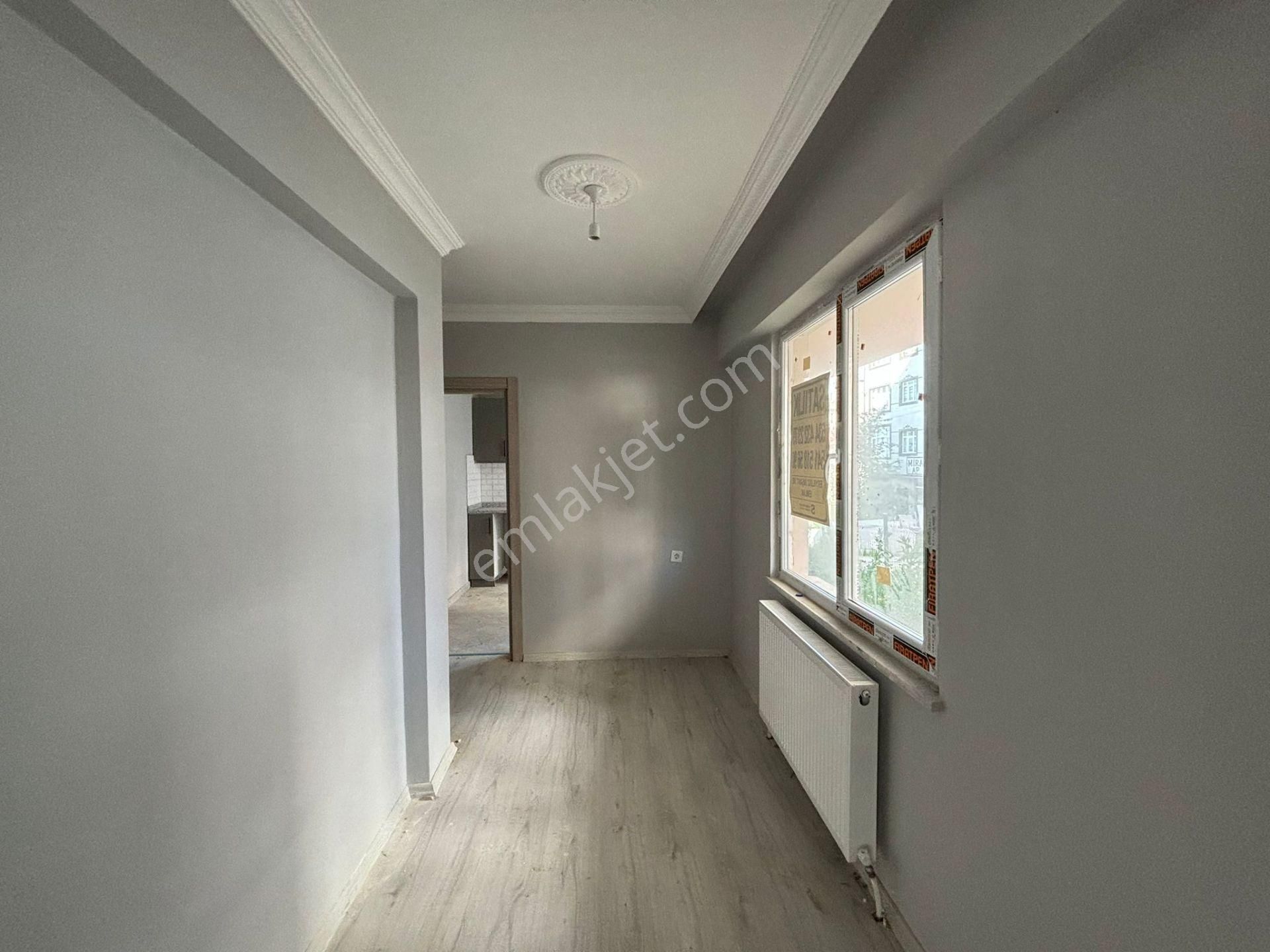 **eryıldız Gayrimenkul'den**gültepe Mah.iskanlı 2+1 Y.giriş Ön Cephe - Görsel 8