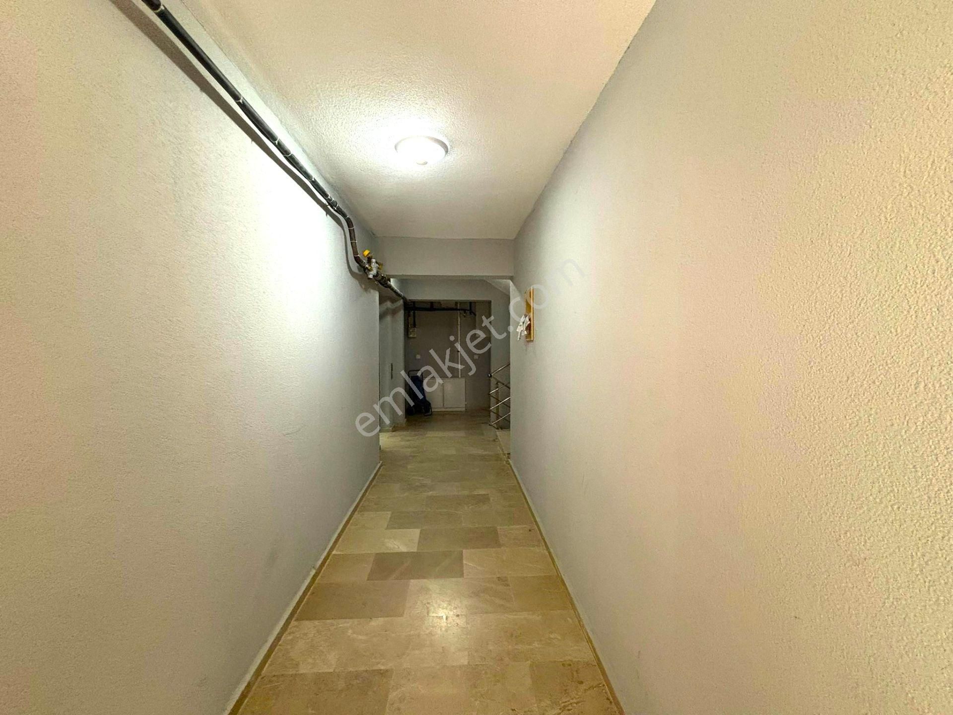 **eryıldız Gayrimenkul'den**gültepe Mah.iskanlı 2+1 Y.giriş Ön Cephe - Görsel 23