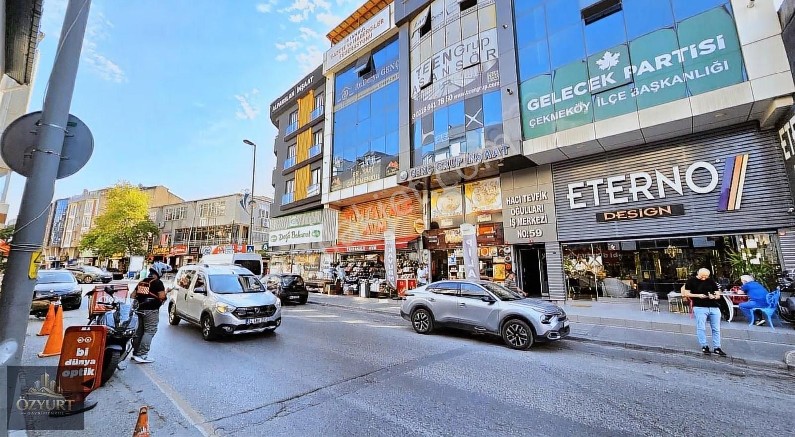 Cadde Üstü Kiralık Ofis Dublex Teraslı Asansörlü Metroya Yakın